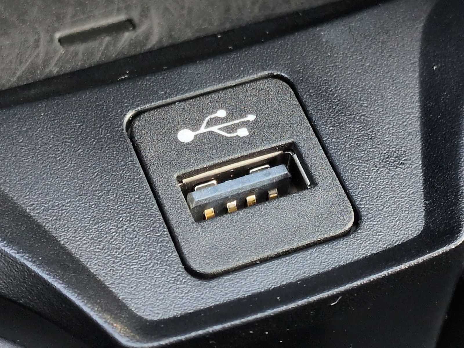 Thumbnail: 2023 BMW i4 - 34