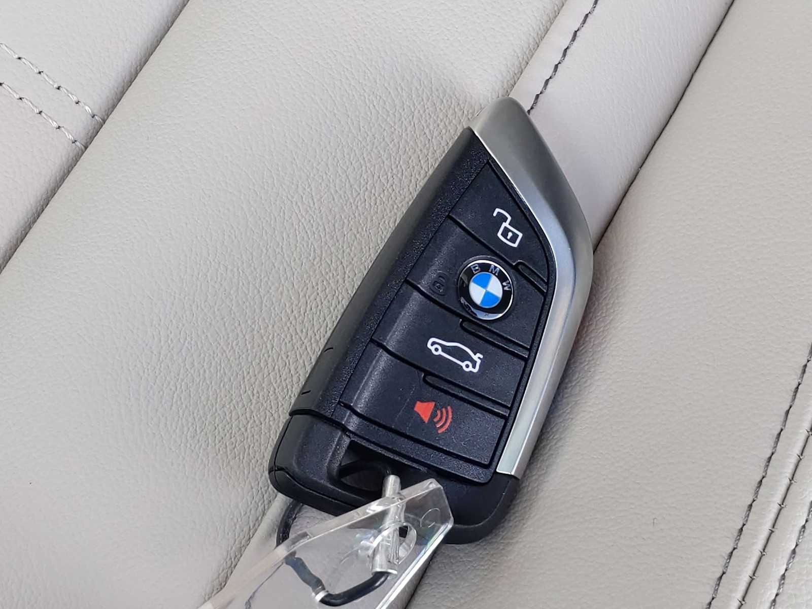 Thumbnail: 2025 BMW i4 - 37