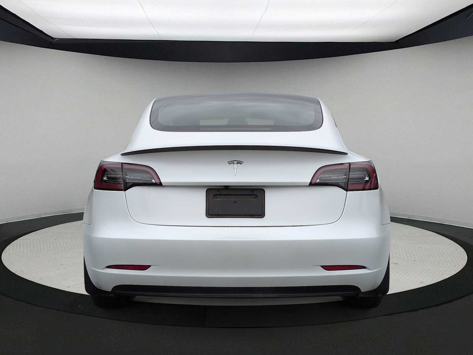Thumbnail: 2023 Tesla Model 3 - 7