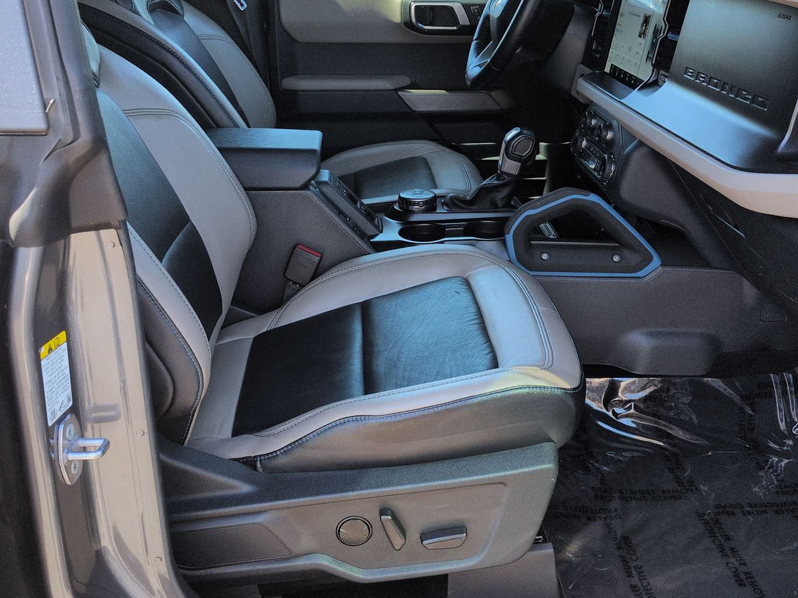 Thumbnail: 2022 Ford Bronco - 22