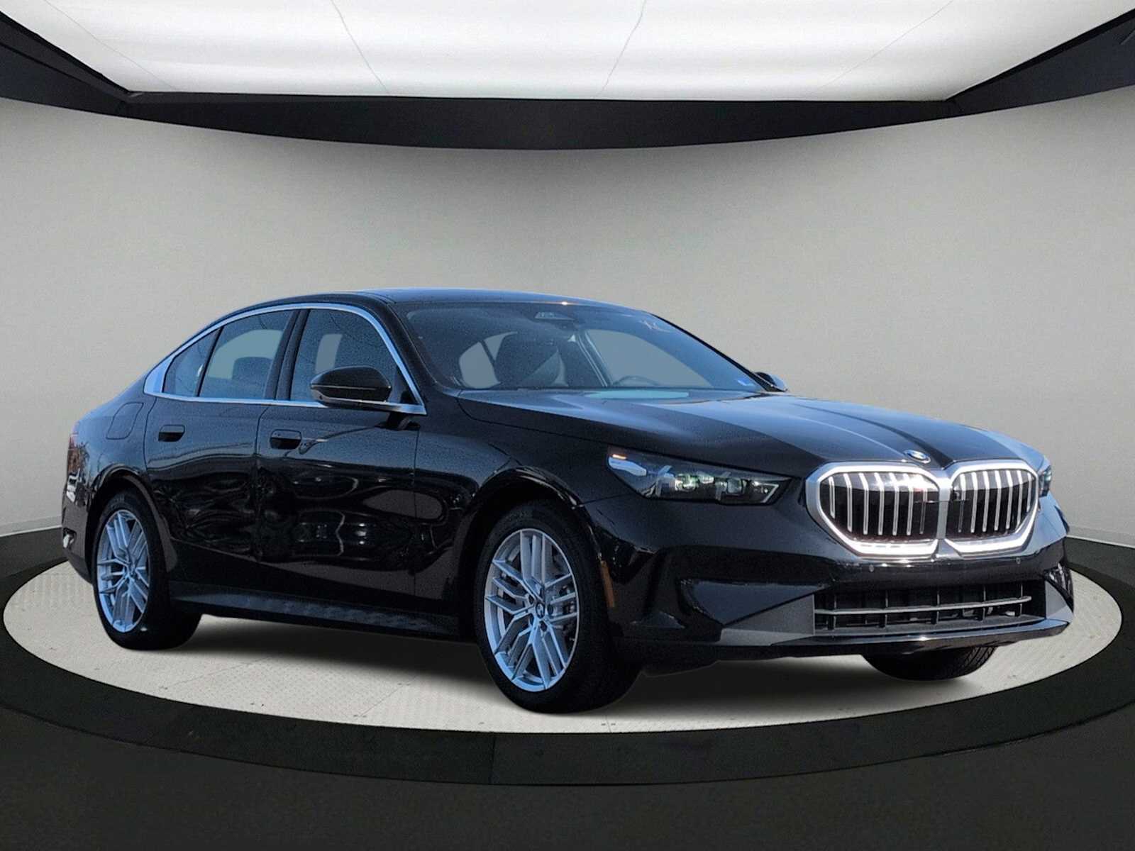 Thumbnail: 2025 BMW 5 Series - 2