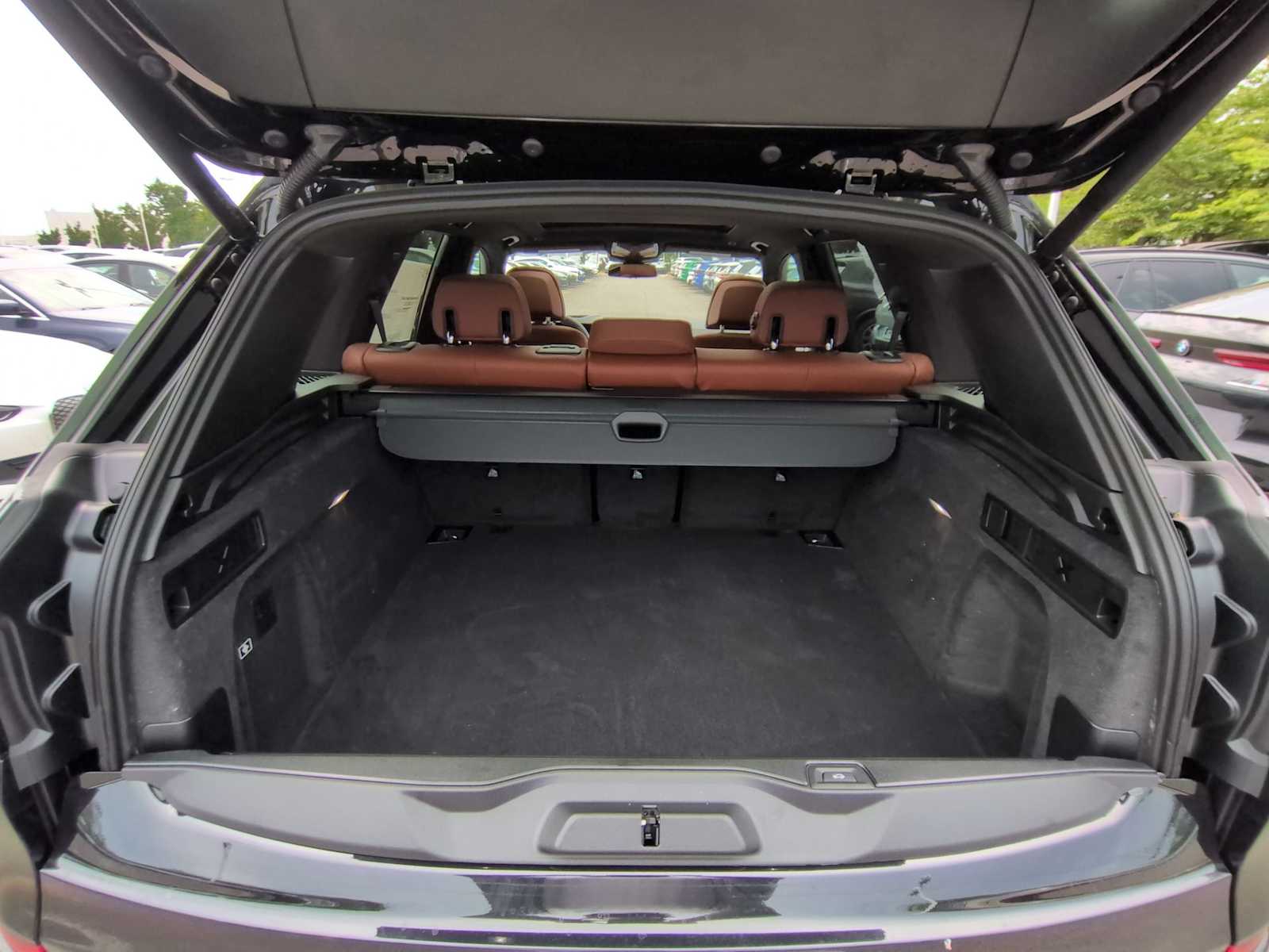 Thumbnail: 2026 BMW X5 - 37