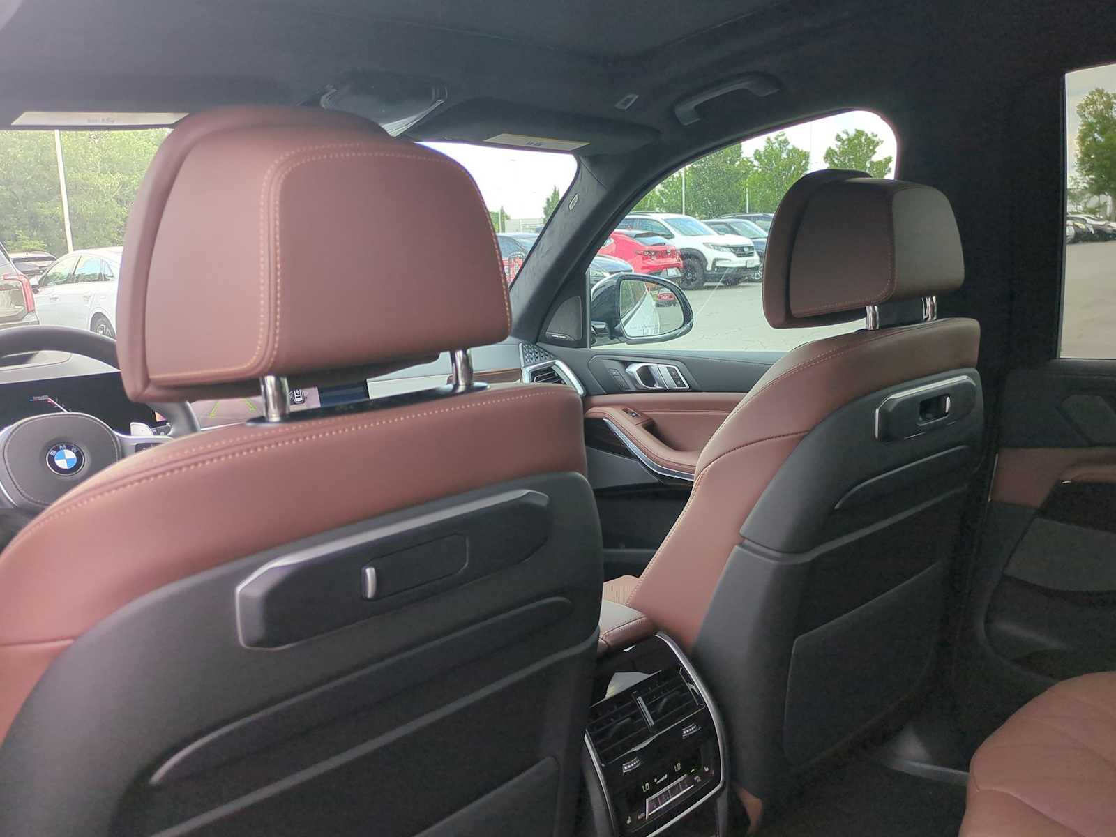 Thumbnail: 2026 BMW X7 - 18