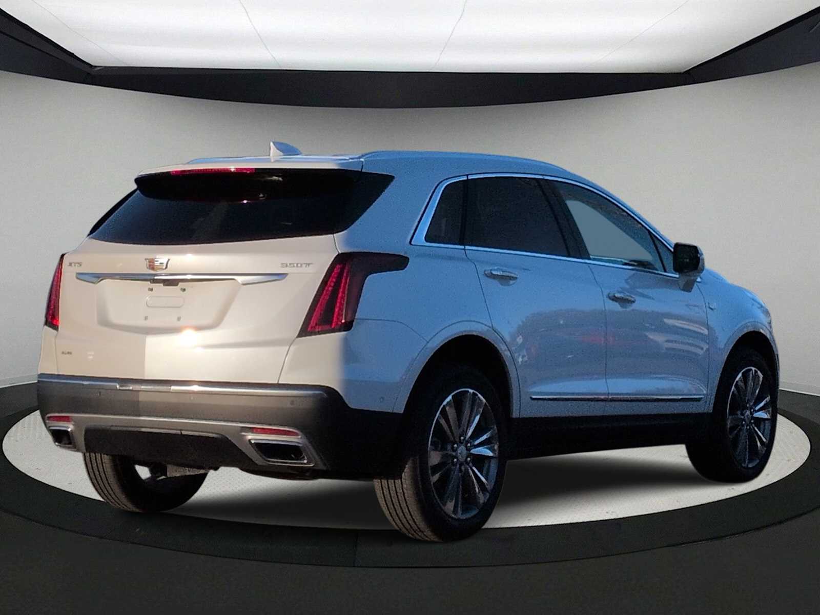 Thumbnail: 2025 Cadillac XT5 - 8