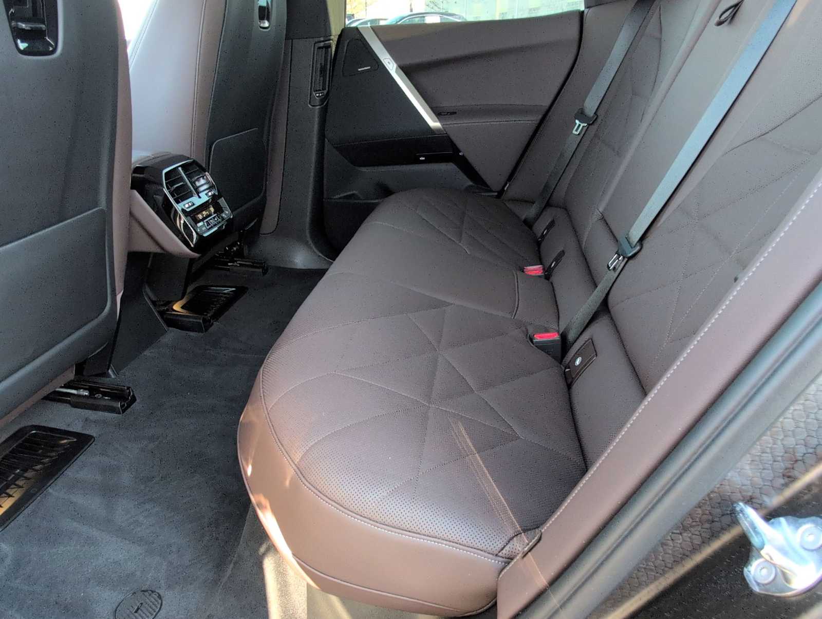 Thumbnail: 2023 BMW iX - 19