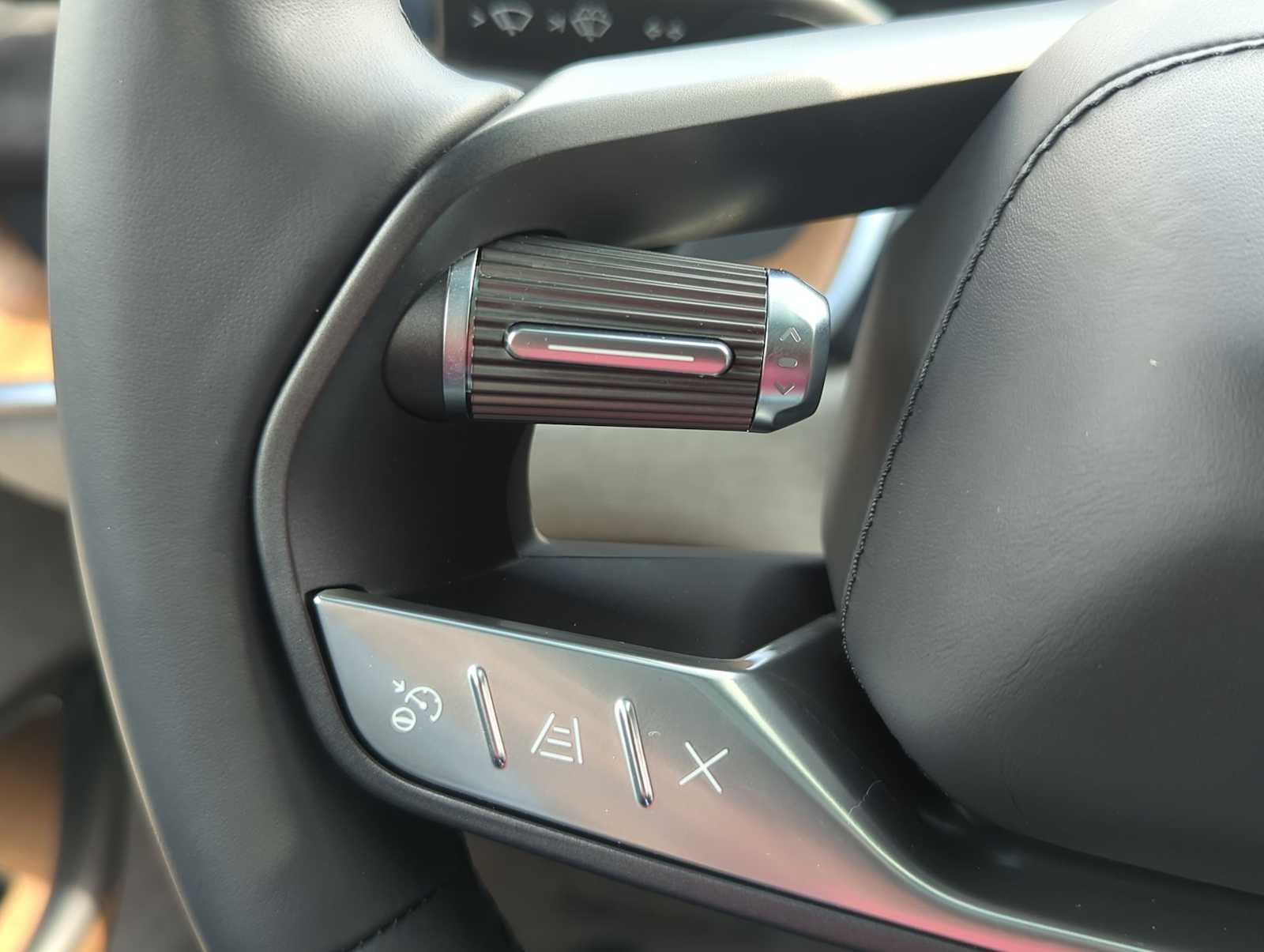 Thumbnail: 2022 Lucid Air - 24
