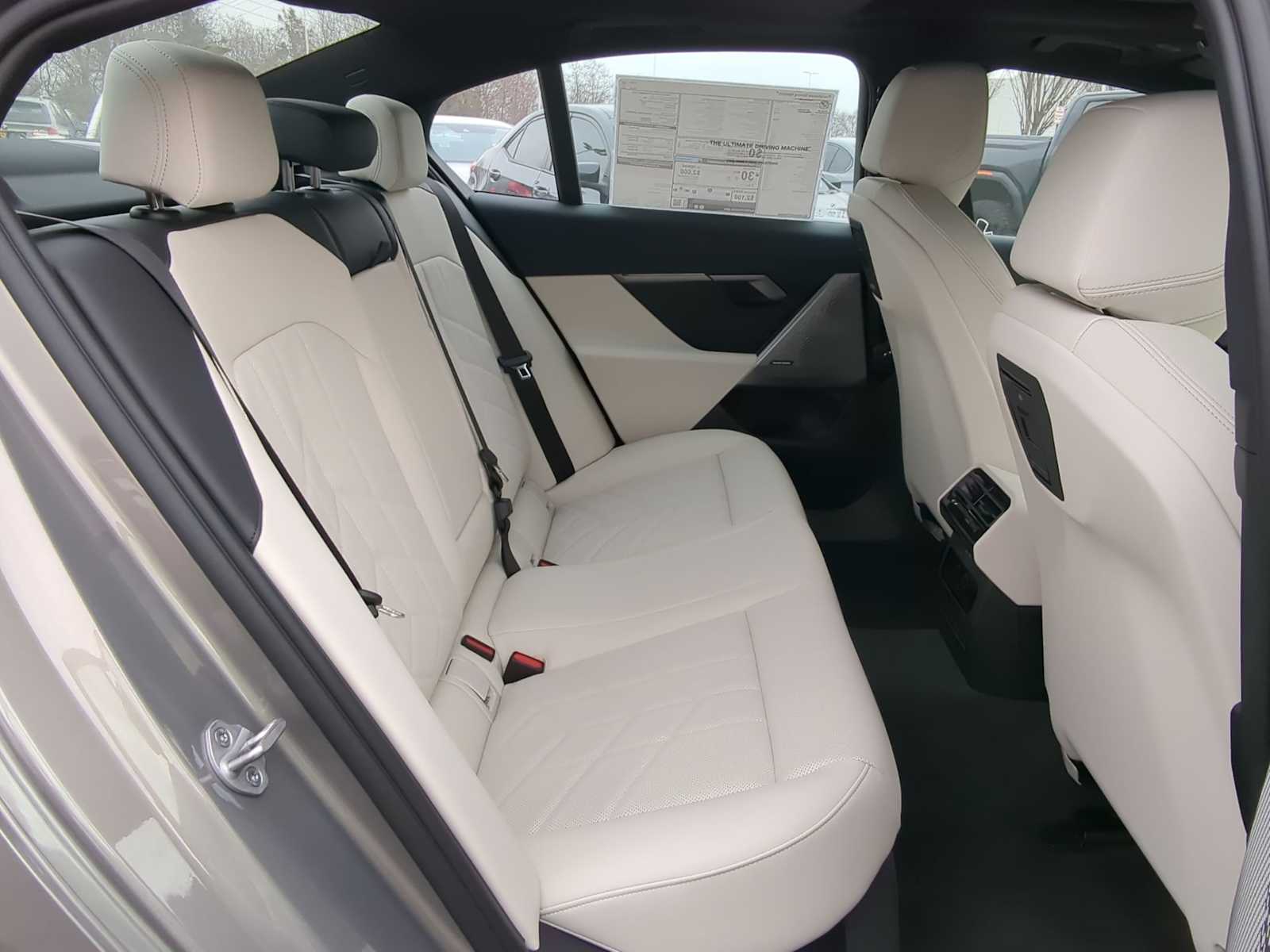 Thumbnail: 2026 BMW 5 Series - 21