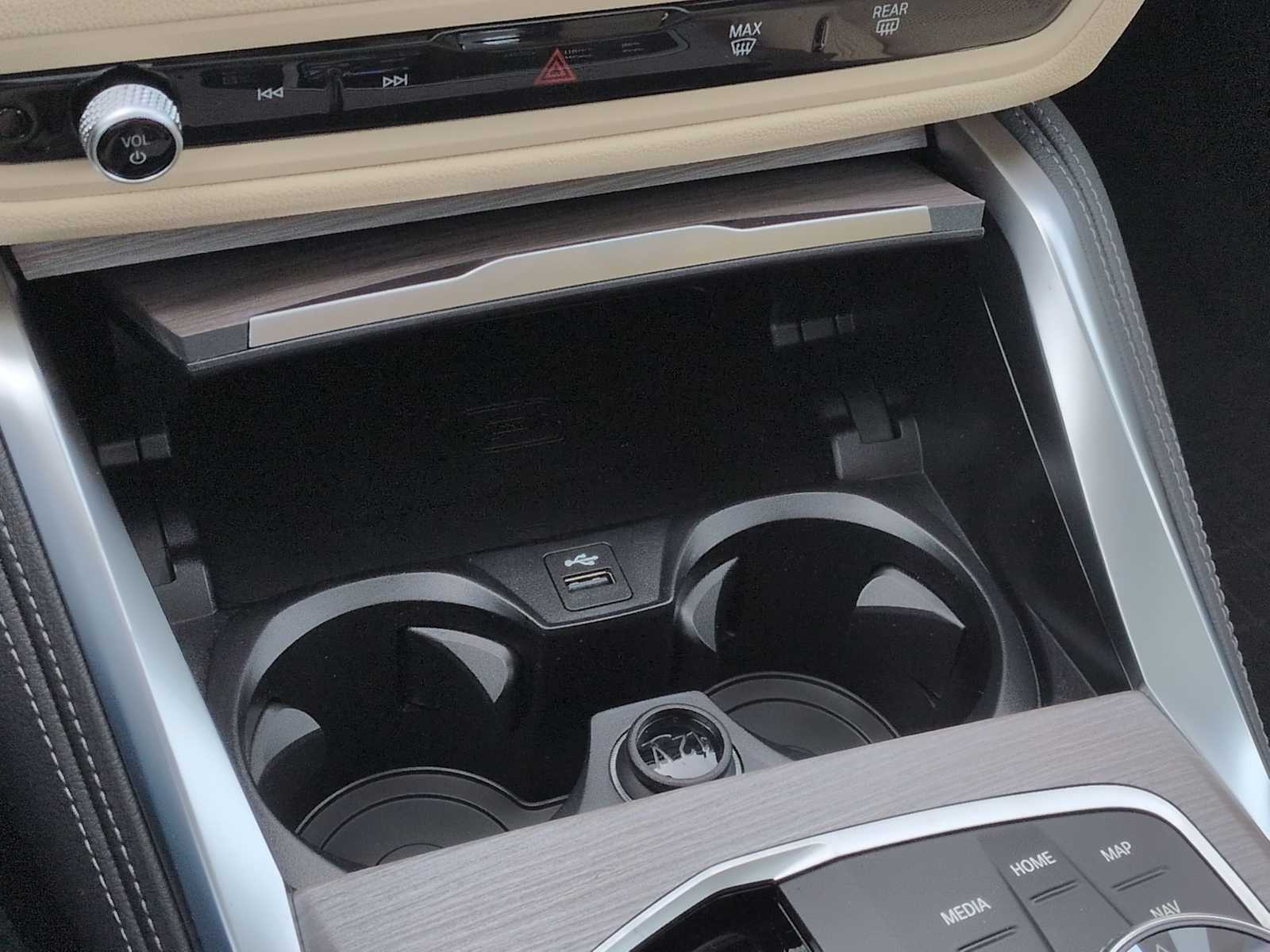 Thumbnail: 2026 BMW i4 - 34