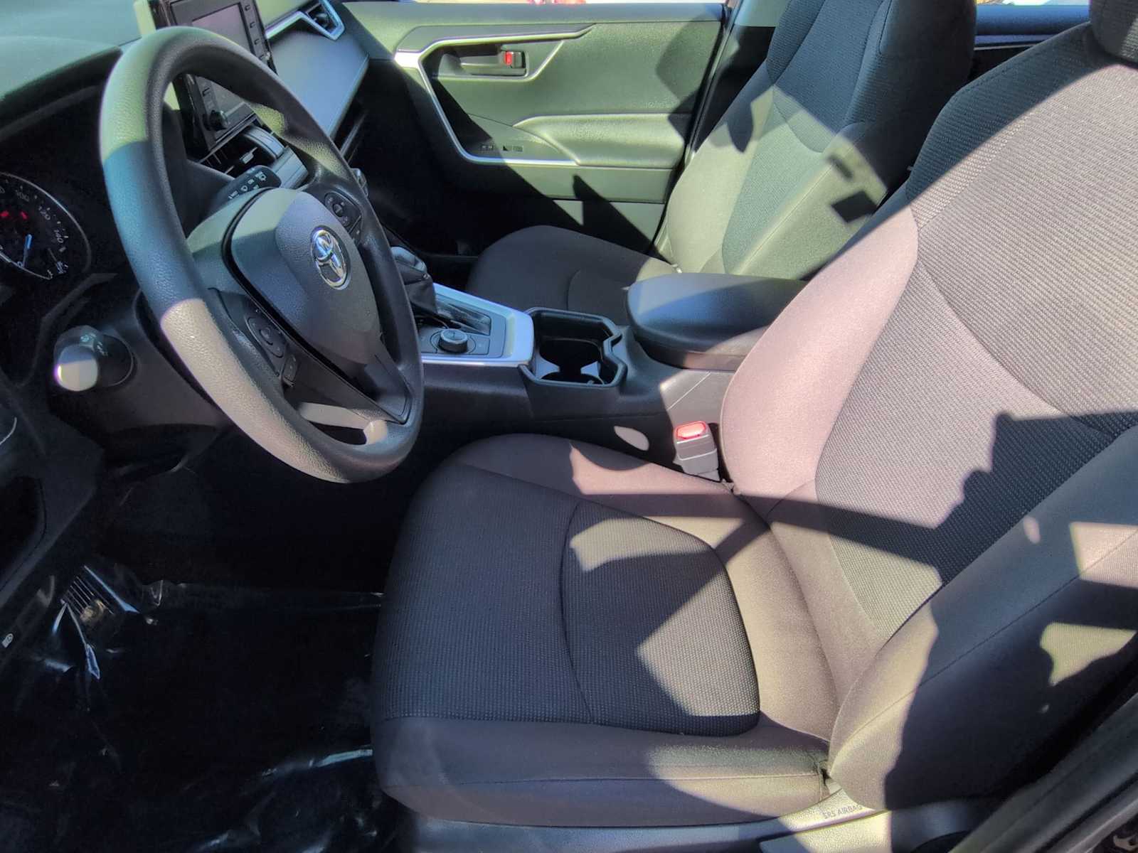 Thumbnail: 2021 Toyota RAV4 - 10