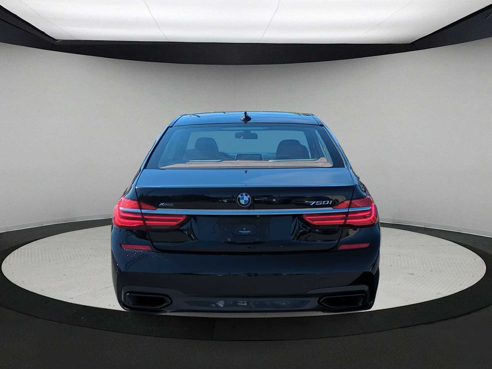 Thumbnail: 2018 BMW 7 Series - 7