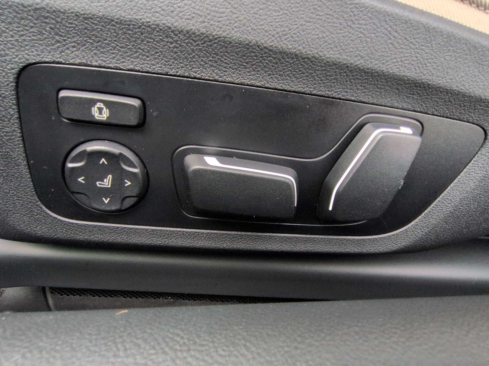 Thumbnail: 2026 BMW 4 Series - 19