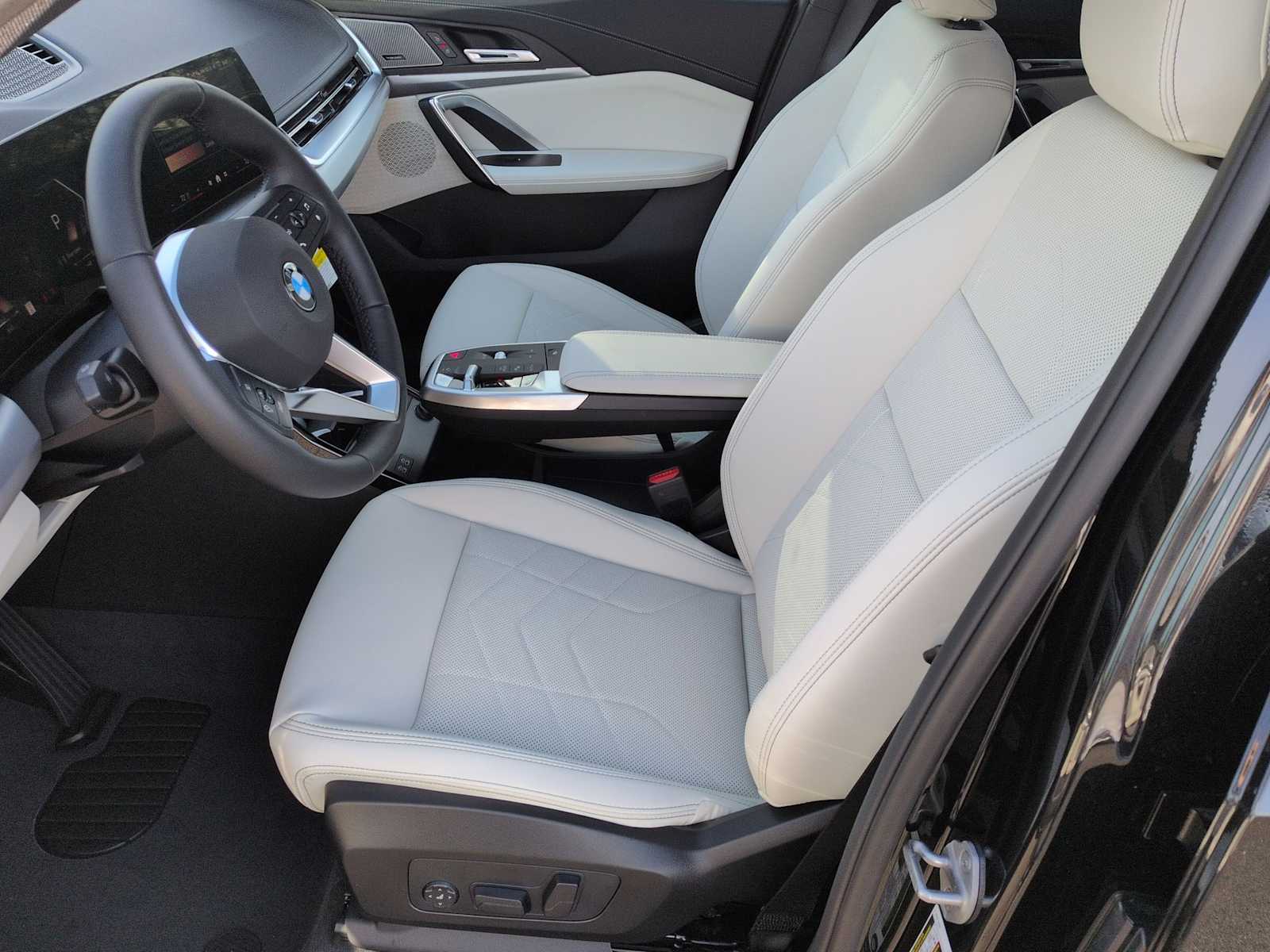 Thumbnail: 2026 BMW X1 - 17