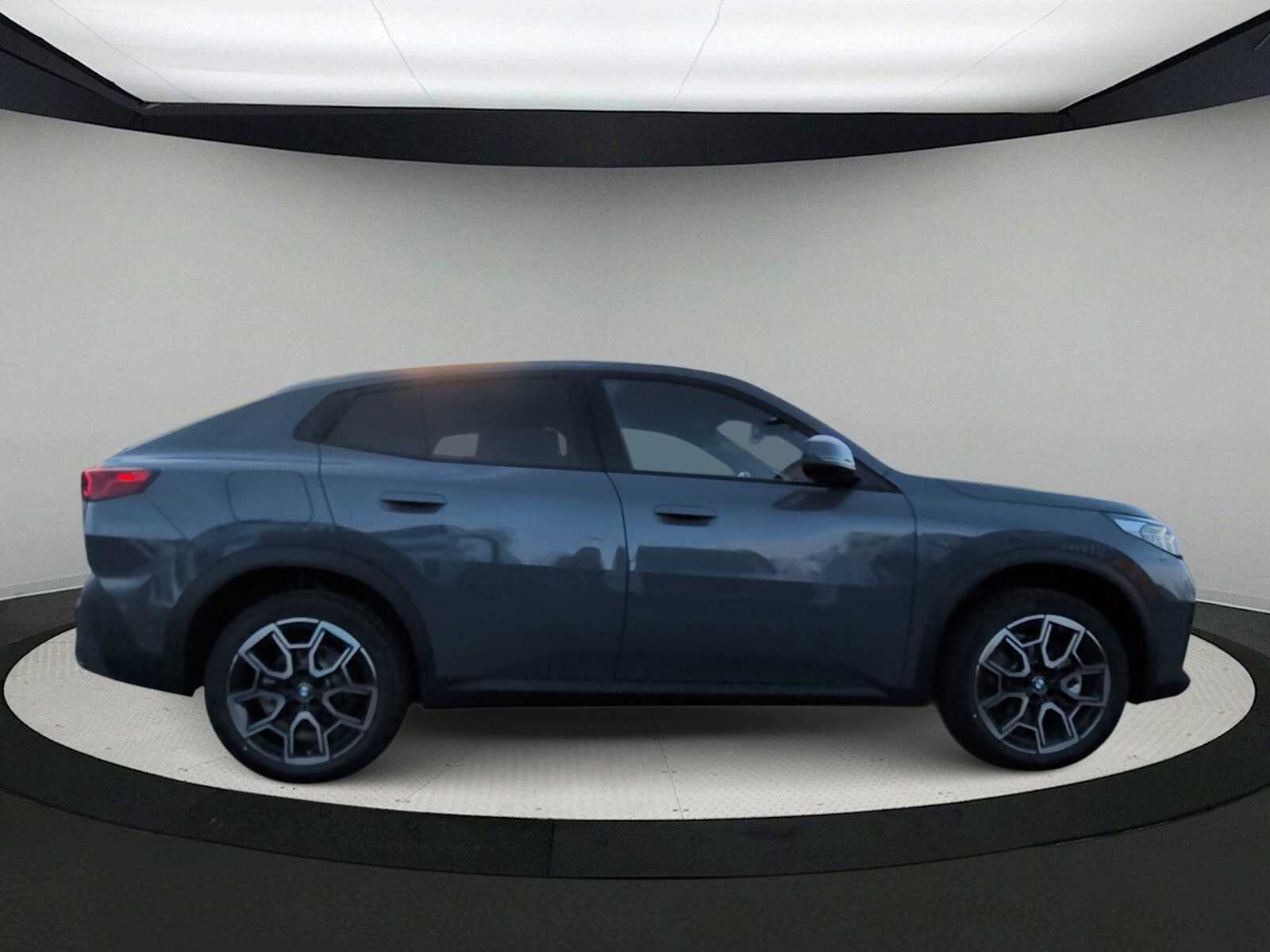 Thumbnail: 2026 BMW X2 - 9