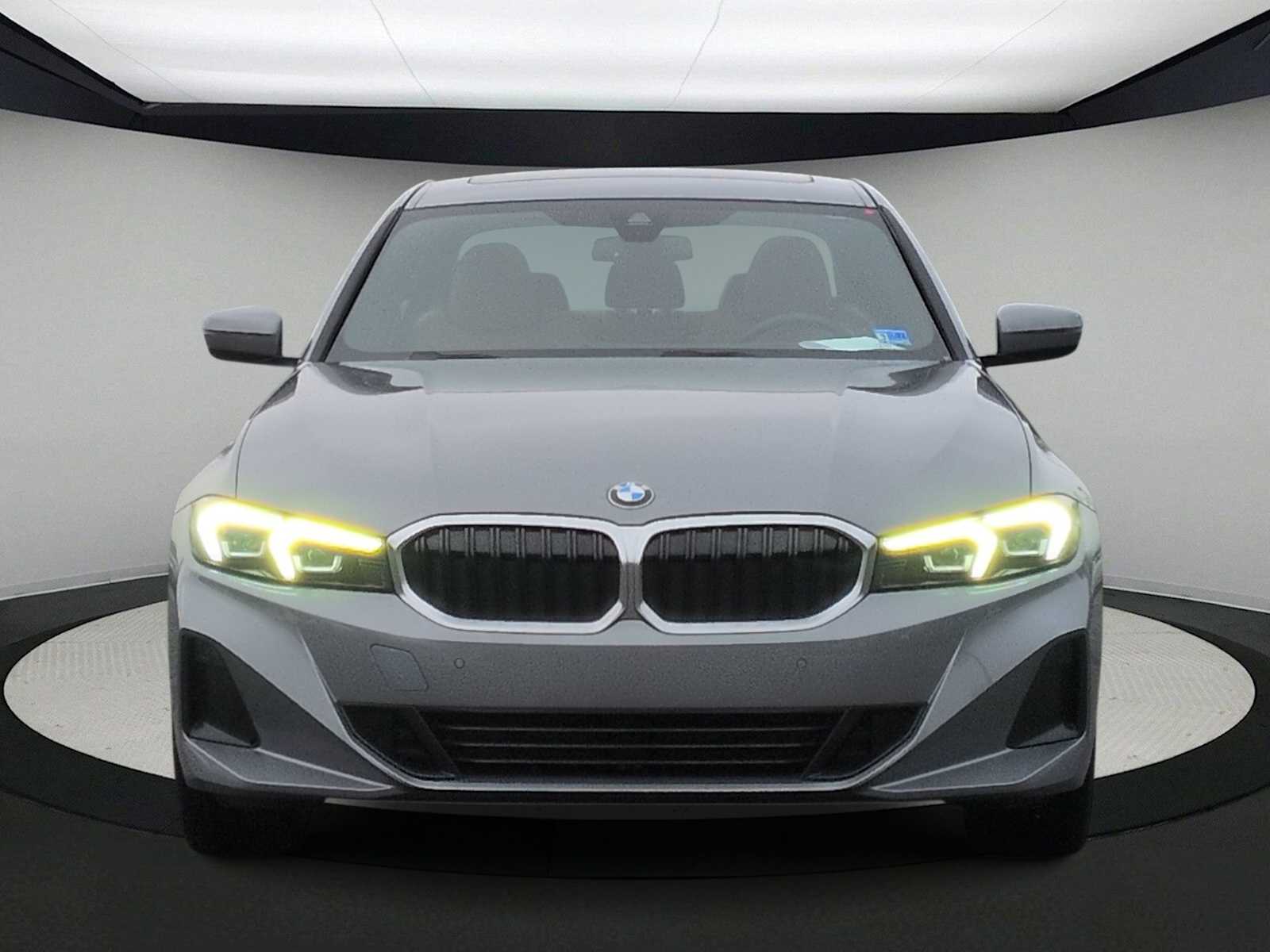 Thumbnail: 2023 BMW 3 Series - 3