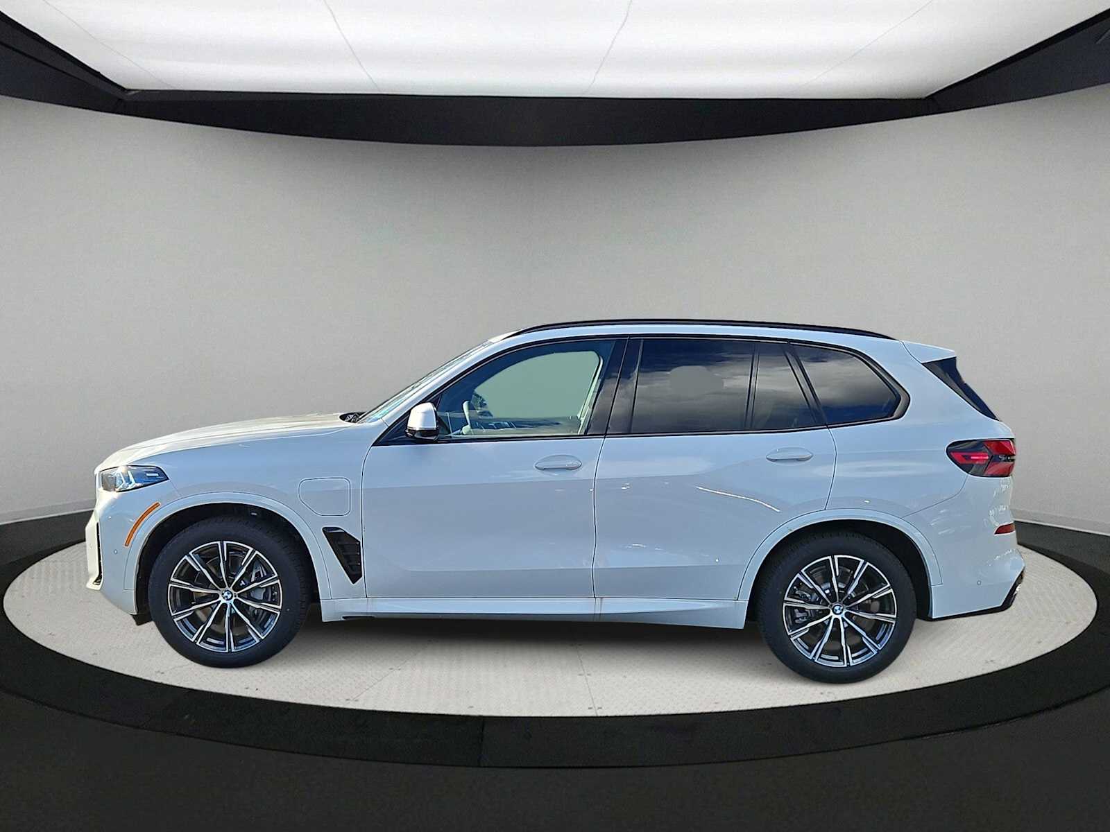 Thumbnail: 2026 BMW X5 - 5