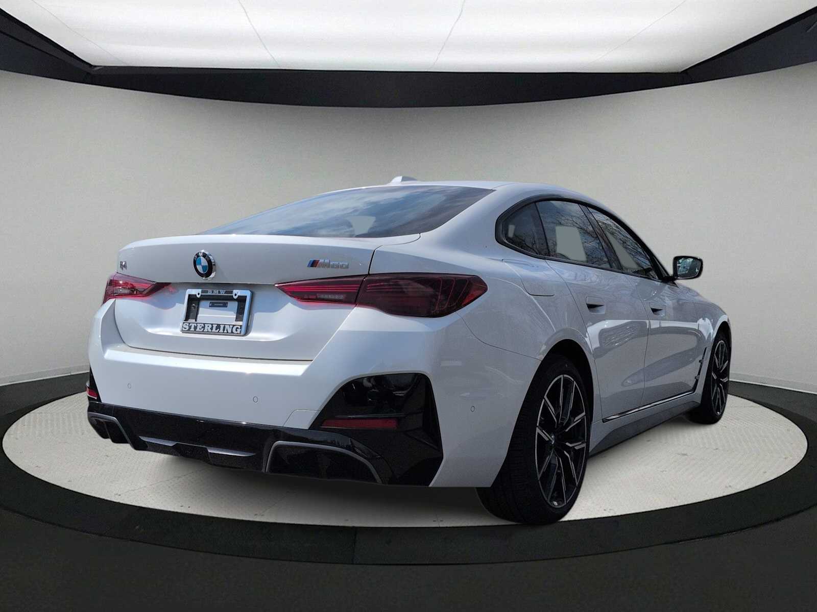 Thumbnail: 2026 BMW i4 - 8