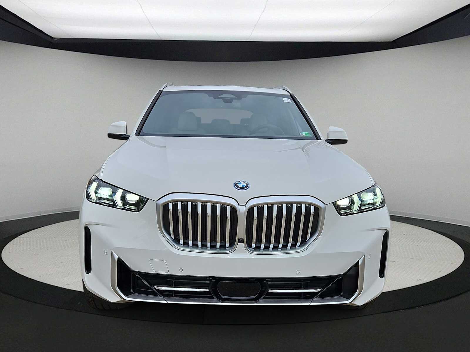 Thumbnail: 2026 BMW X5 - 3