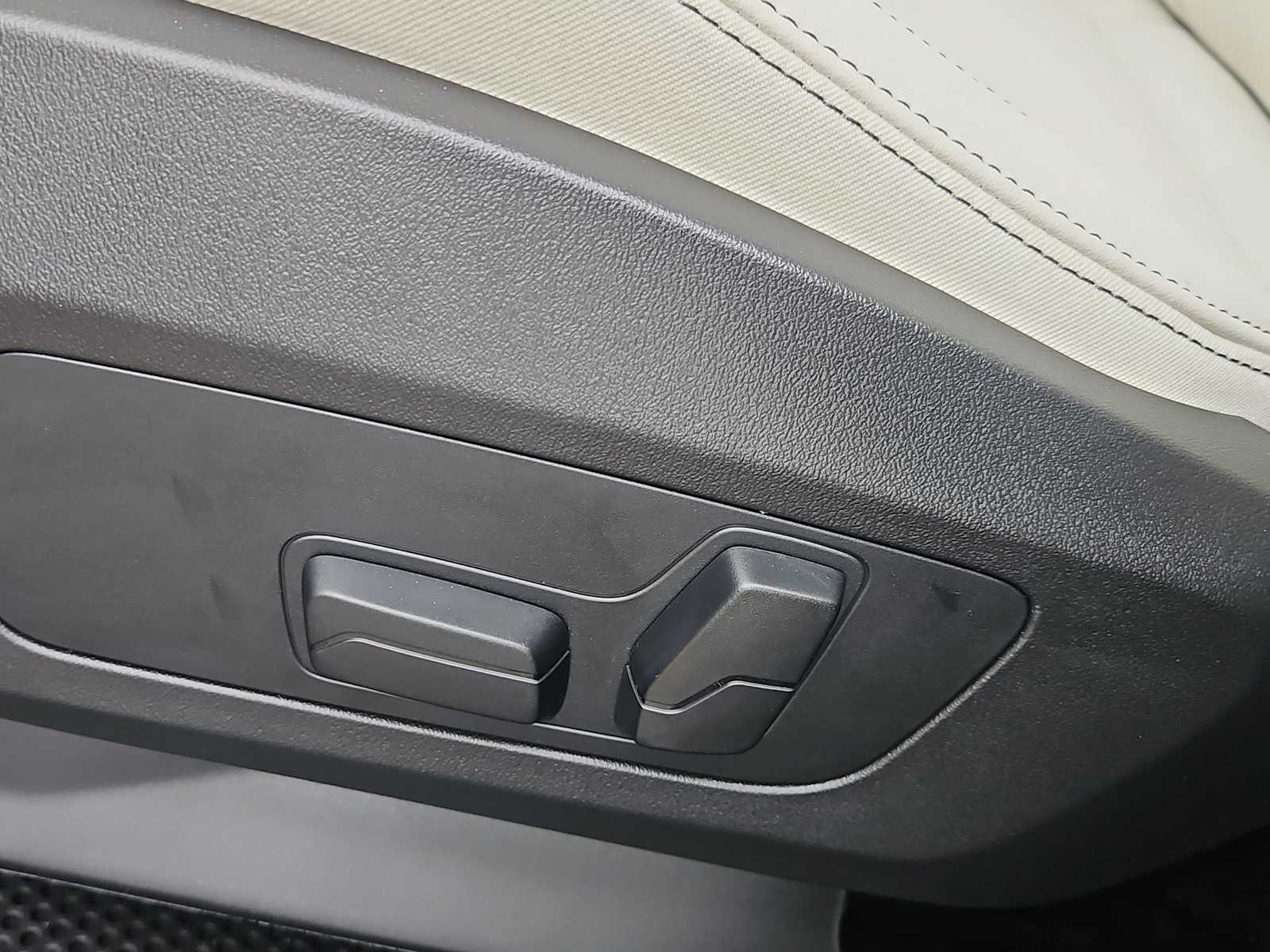 Thumbnail: 2026 BMW X1 - 17