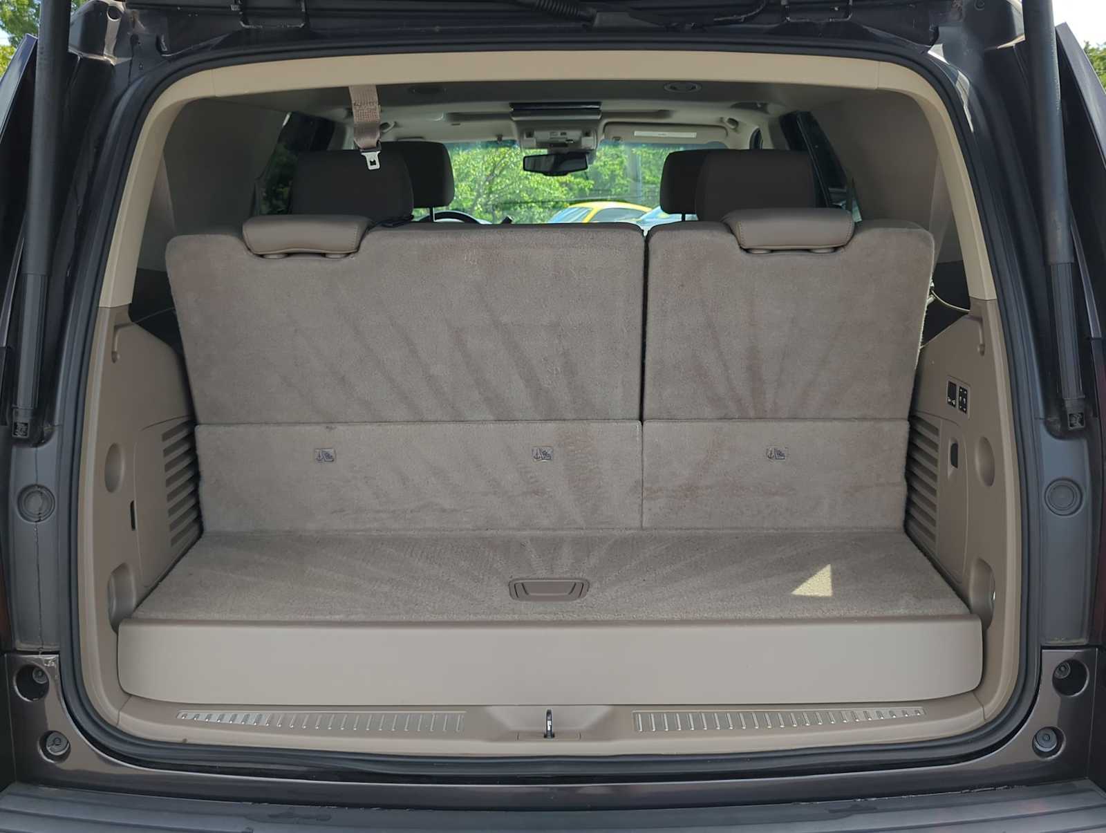 Thumbnail: 2015 Chevrolet Tahoe - 36
