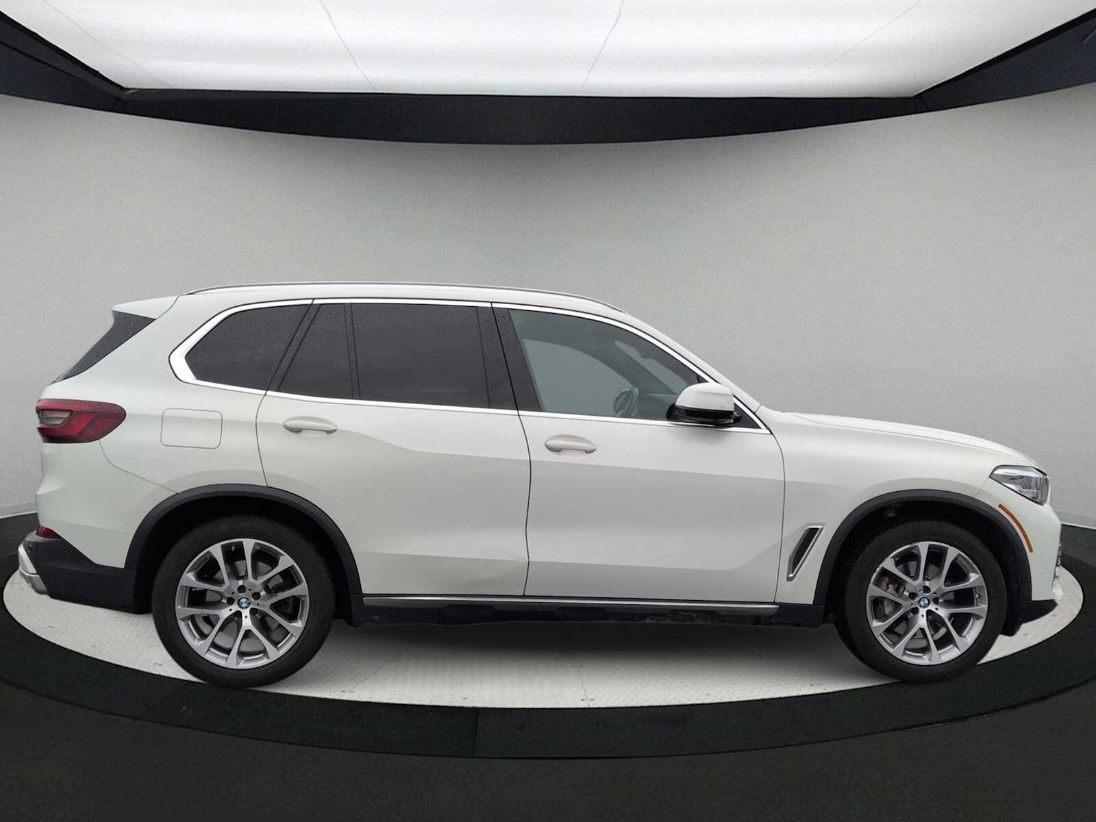 Thumbnail: 2023 BMW X5 - 9