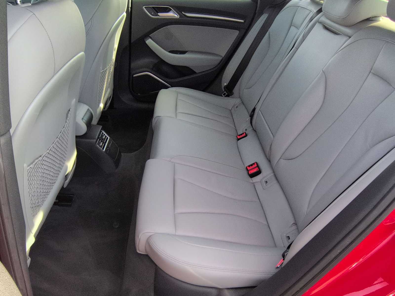 Thumbnail: 2017 Audi A3 e-tron - 21