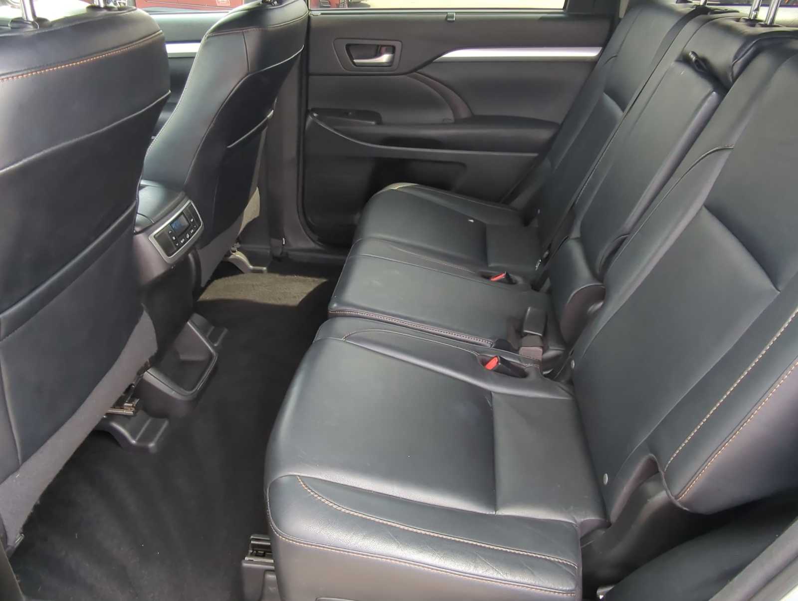 2016 Toyota Highlander XLE 12