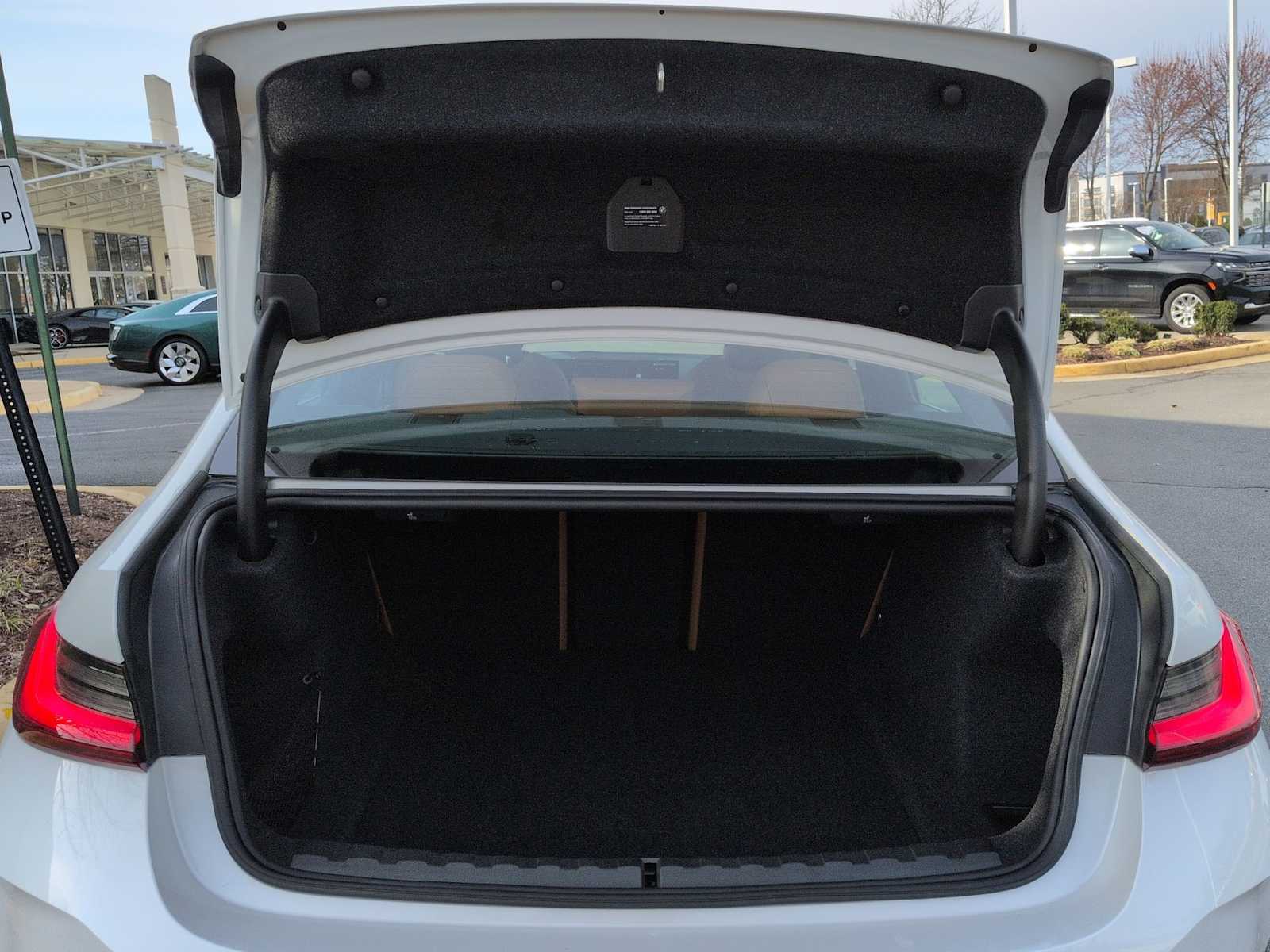 Thumbnail: 2025 BMW 3 Series - 36