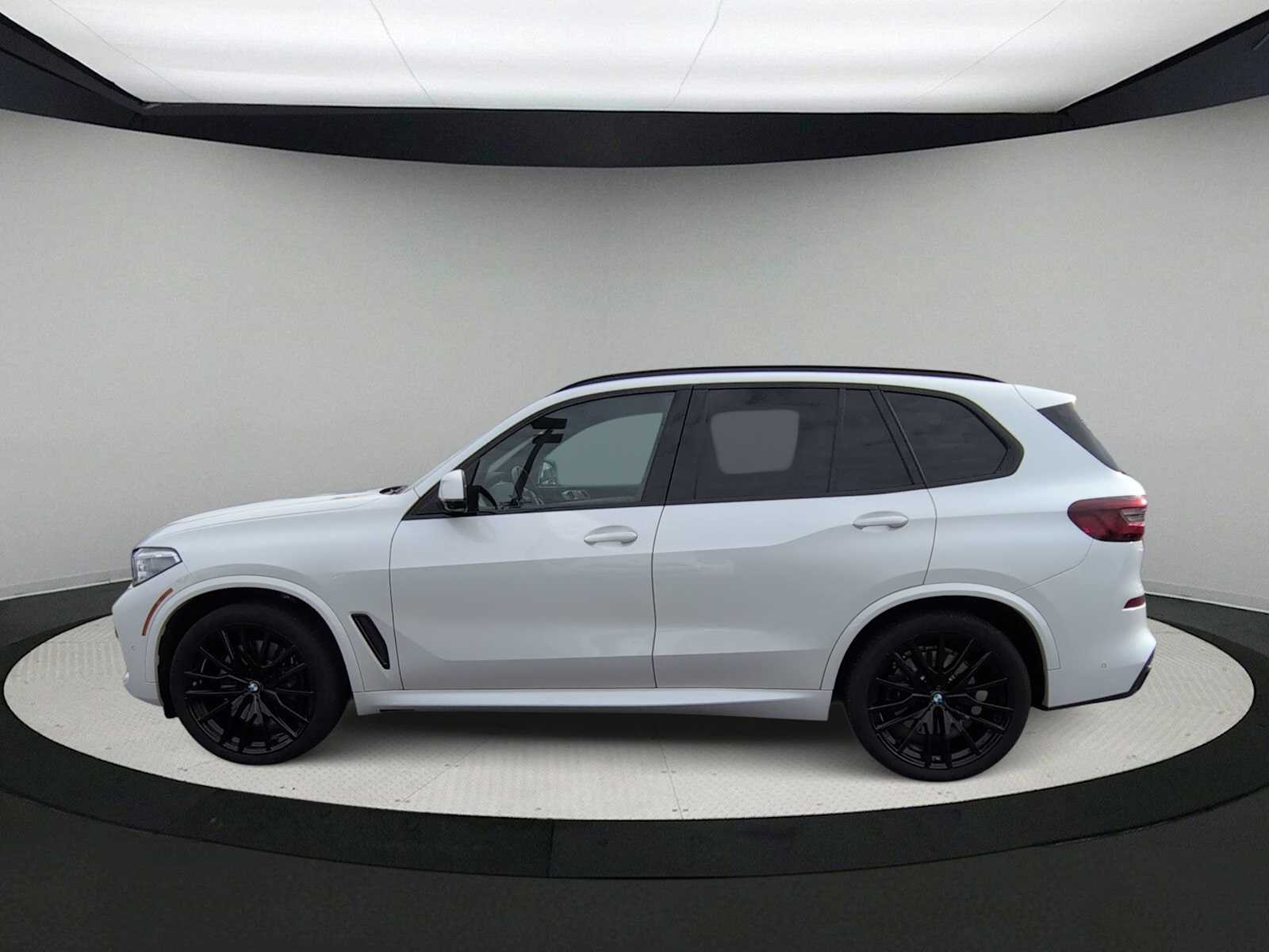 Thumbnail: 2023 BMW X5 - 5