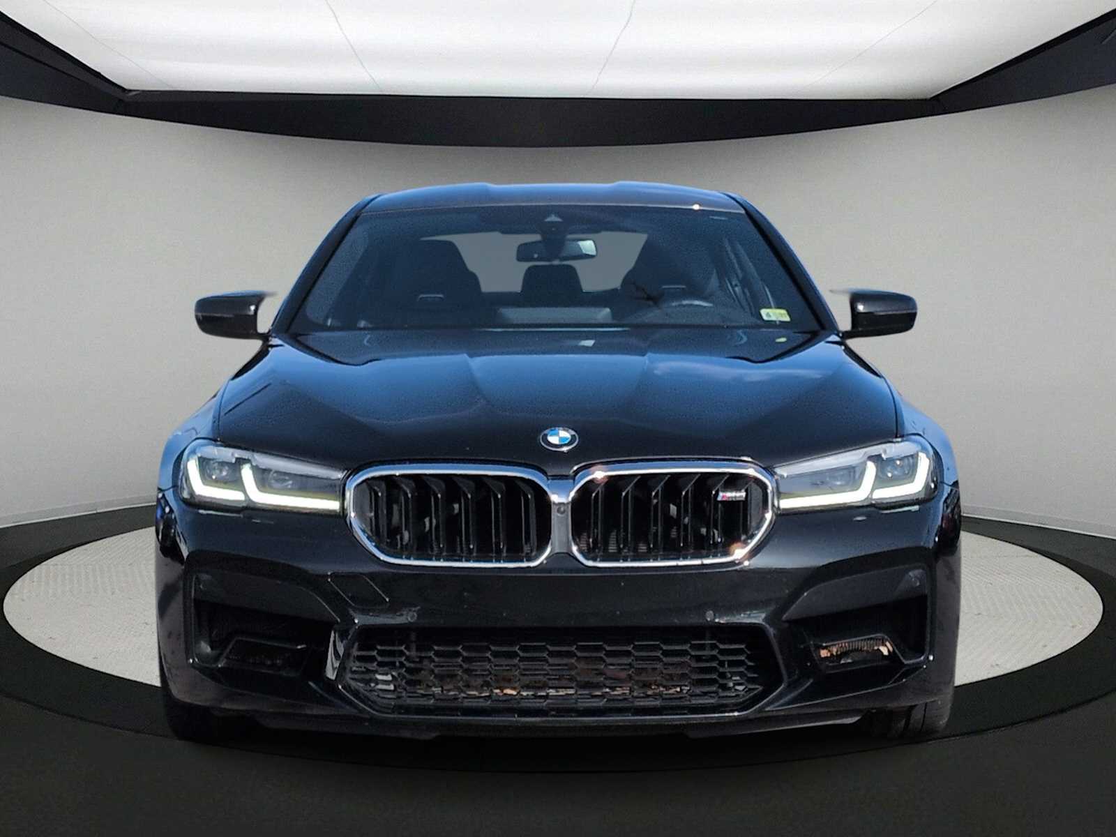 Thumbnail: 2023 BMW M5 - 3