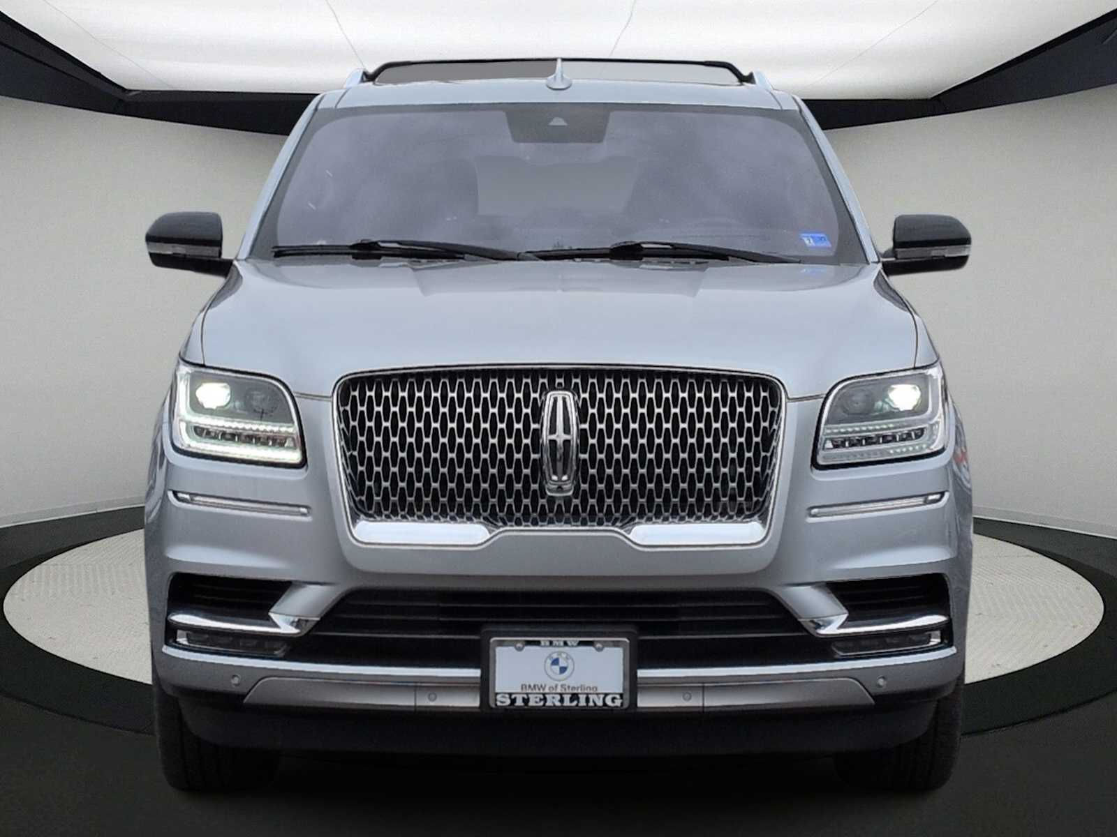 Thumbnail: 2020 Lincoln Navigator L - 3