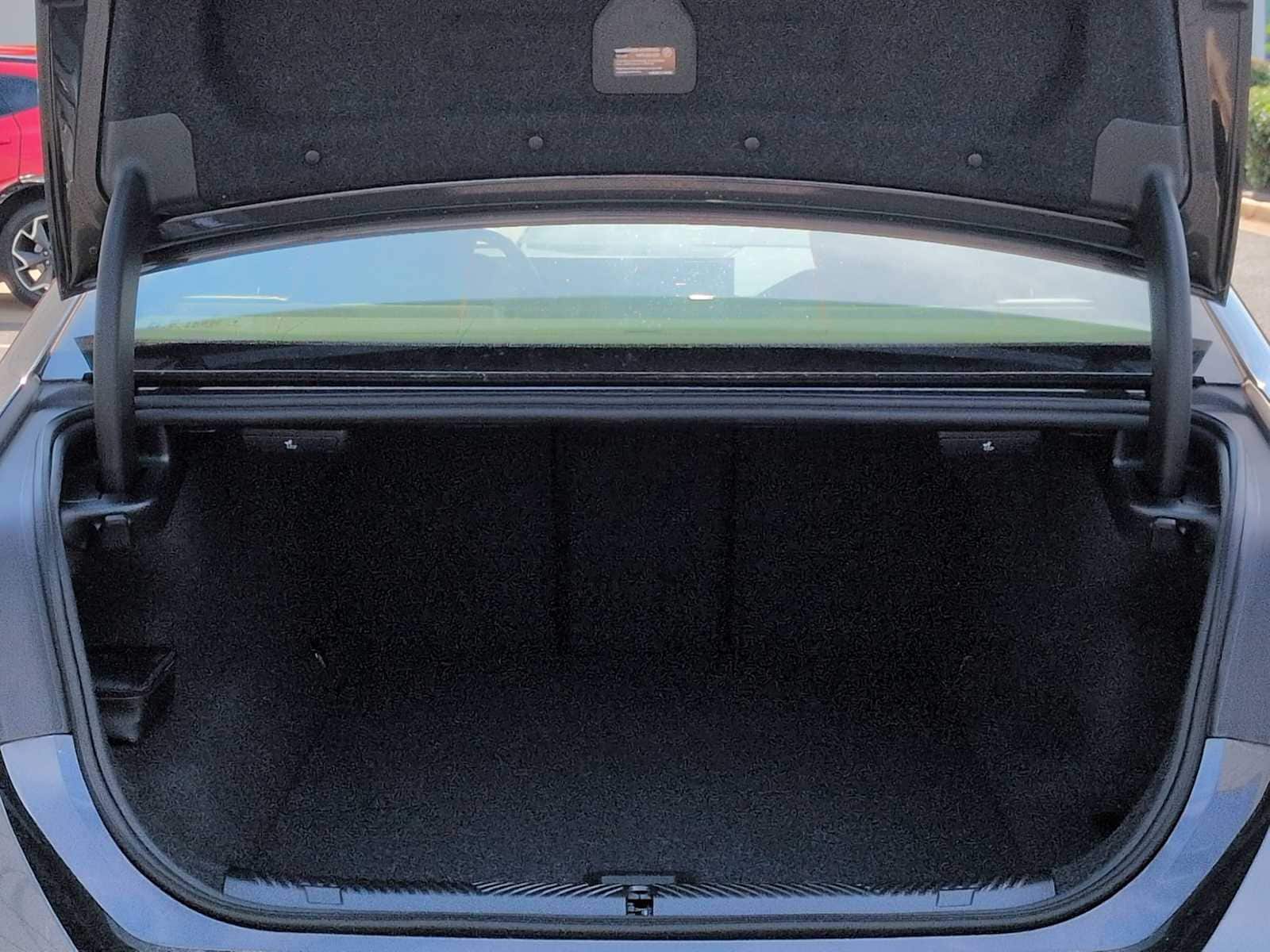 Thumbnail: 2026 BMW i5 - 37