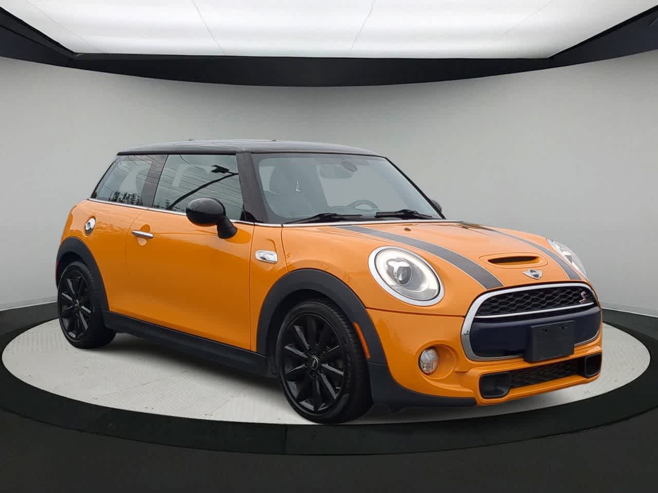 Thumbnail: 2017 MINI Cooper Hardtop - 2