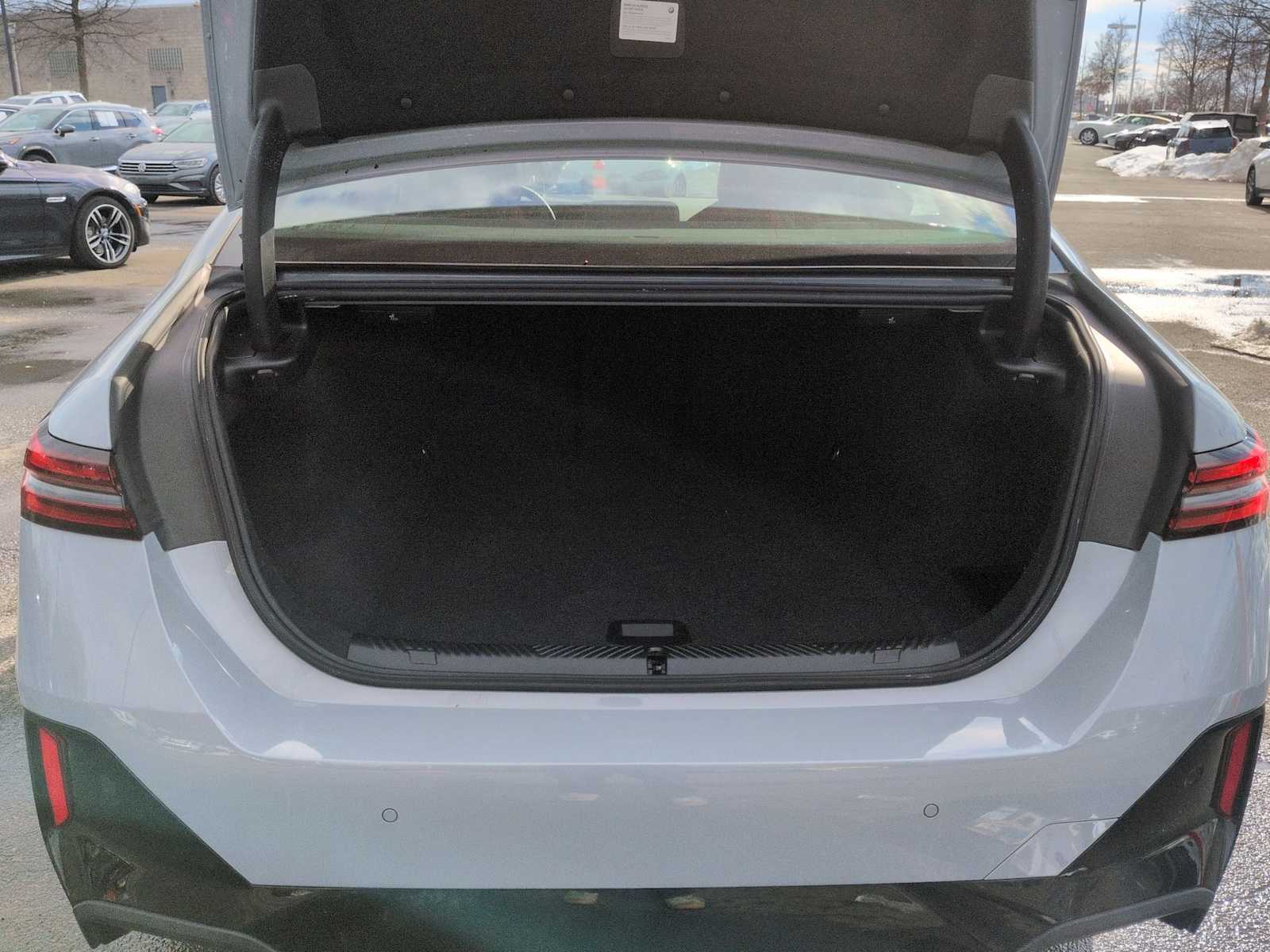 Thumbnail: 2025 BMW i5 - 35