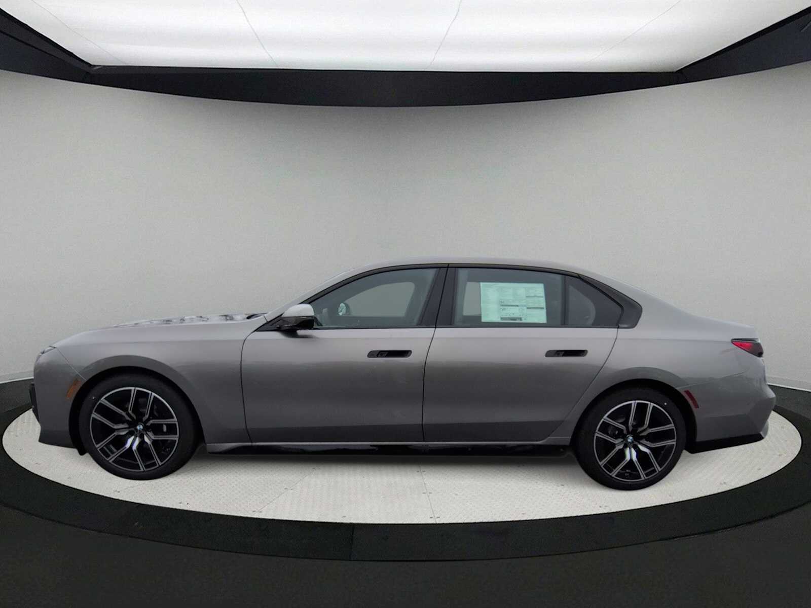 Thumbnail: 2026 BMW 7 Series - 5