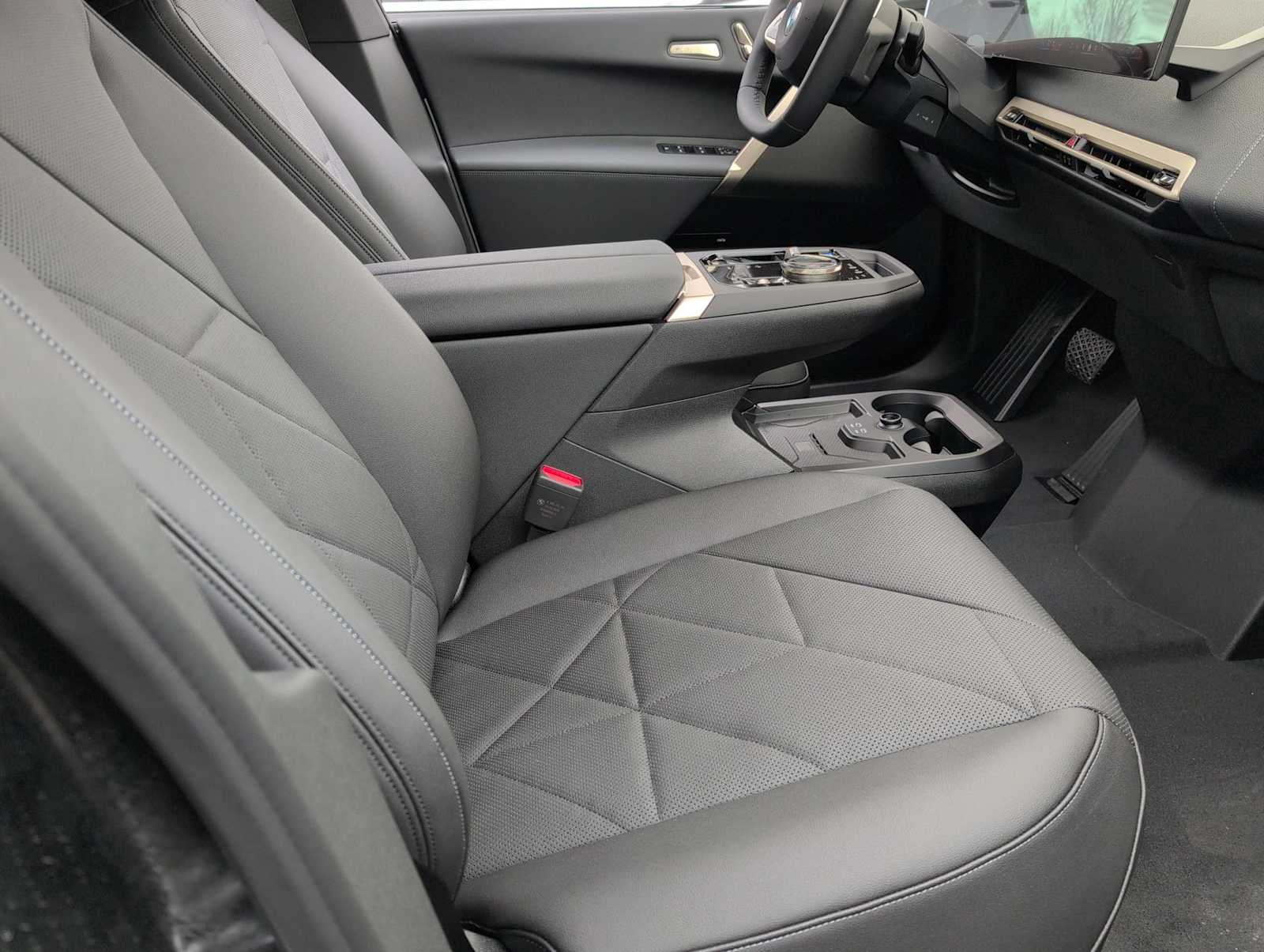 Thumbnail: 2026 BMW iX - 21