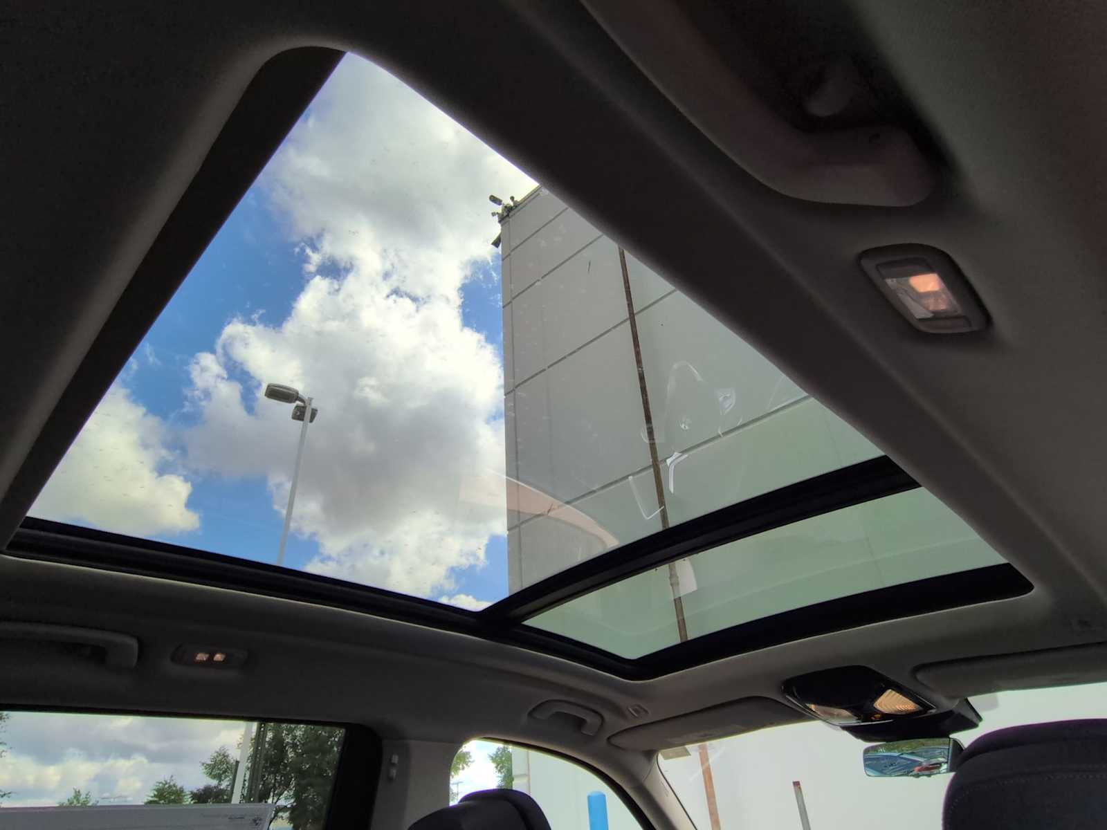 Thumbnail: 2026 BMW X7 - 23