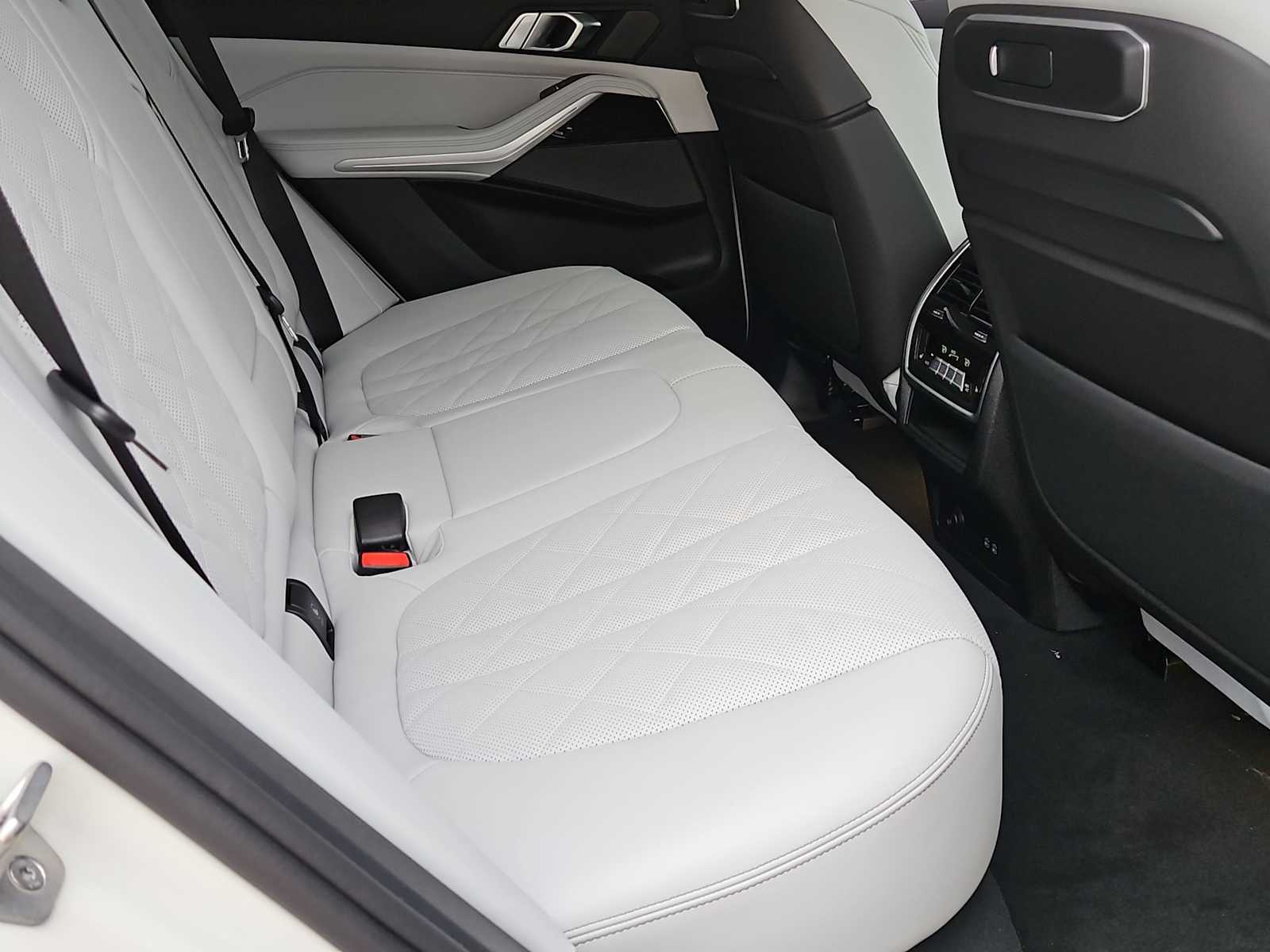 Thumbnail: 2026 BMW X5 - 19