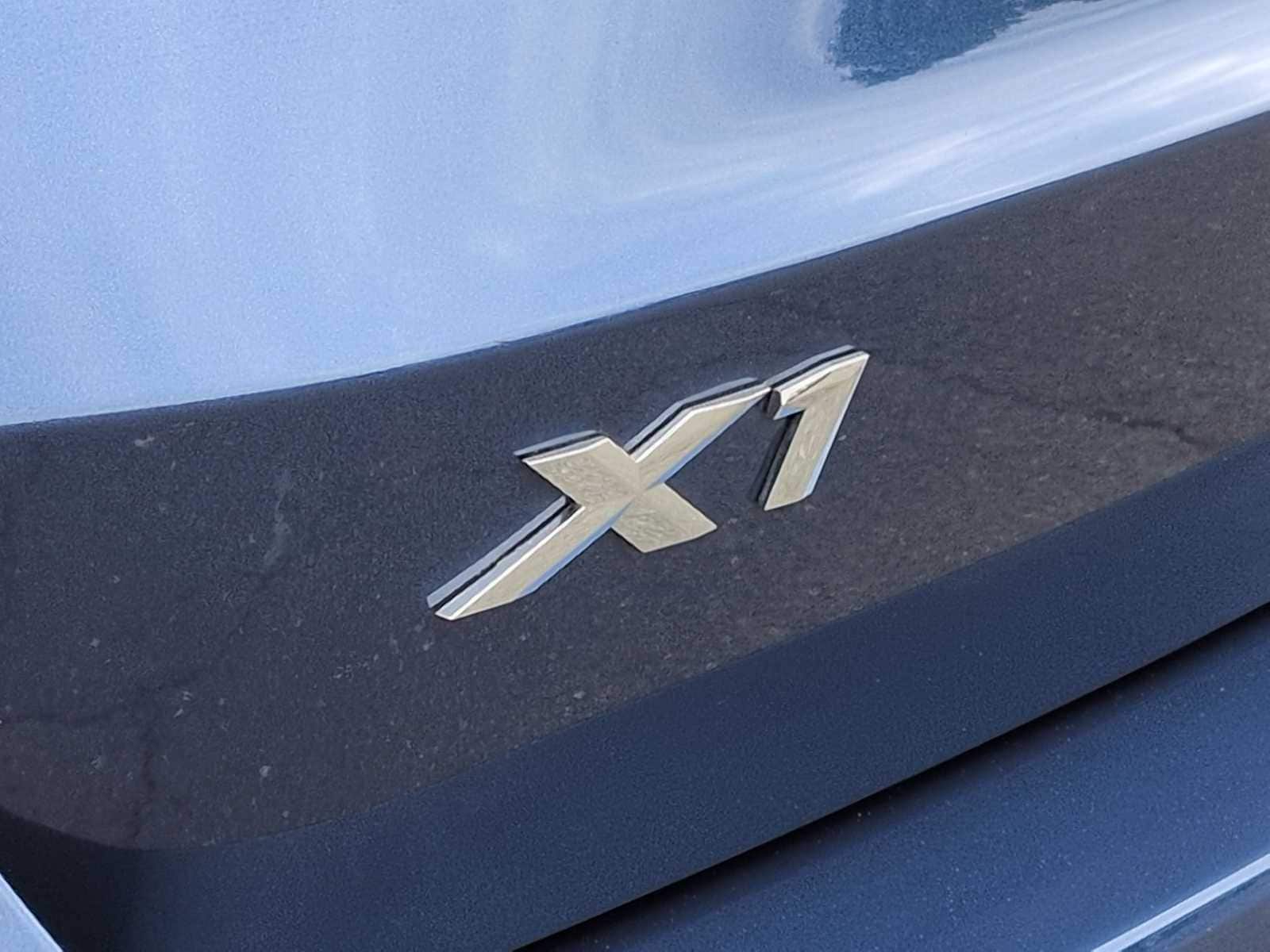 Thumbnail: 2025 BMW X1 - 13