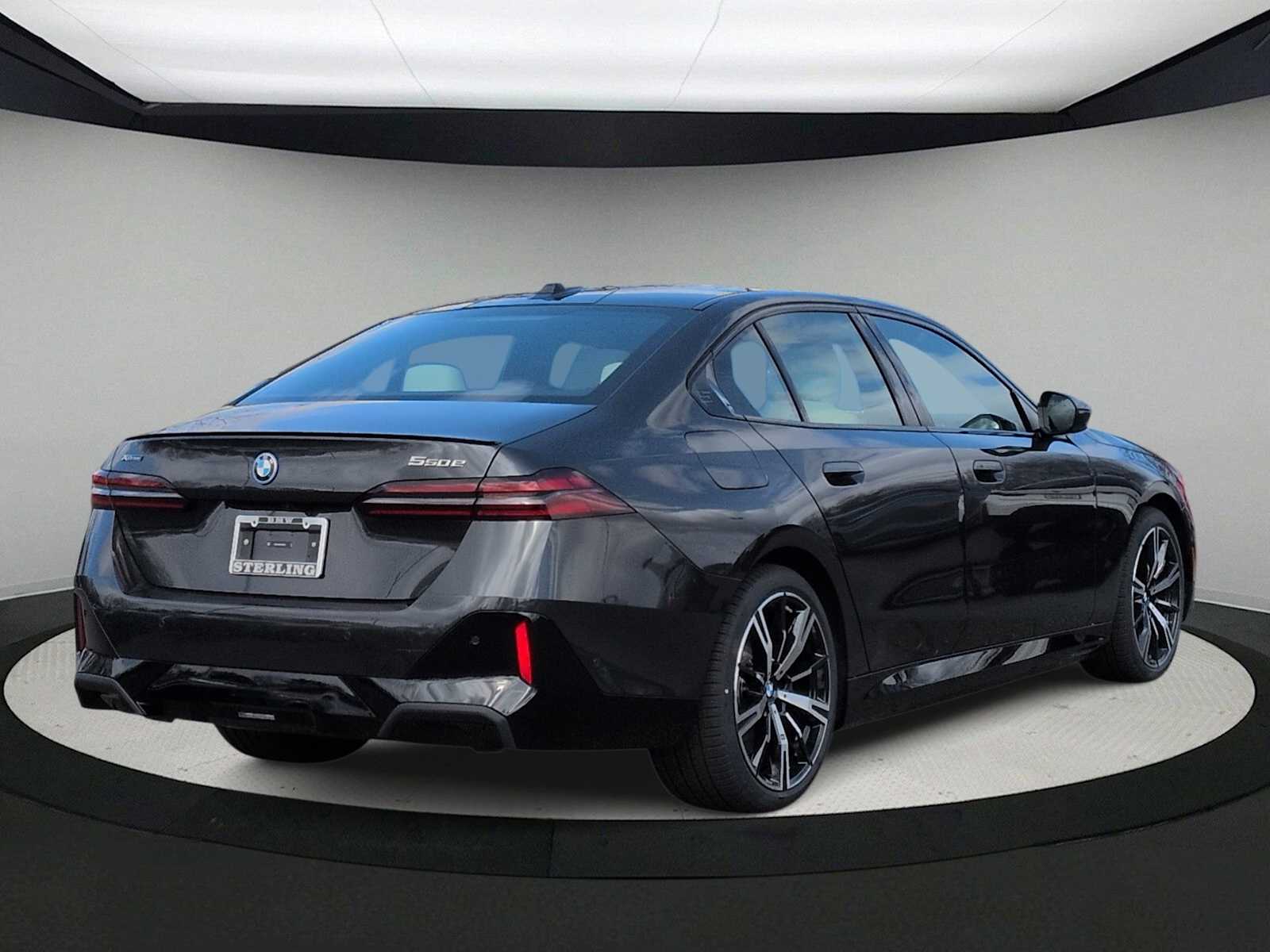 Thumbnail: 2026 BMW 5 Series - 8