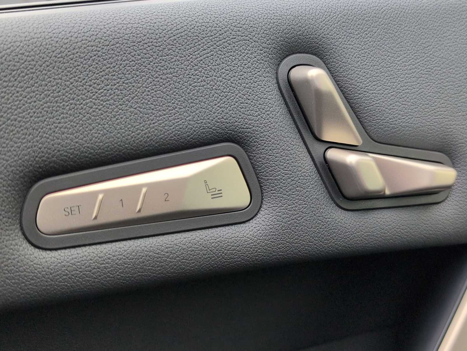 Thumbnail: 2026 BMW iX - 17