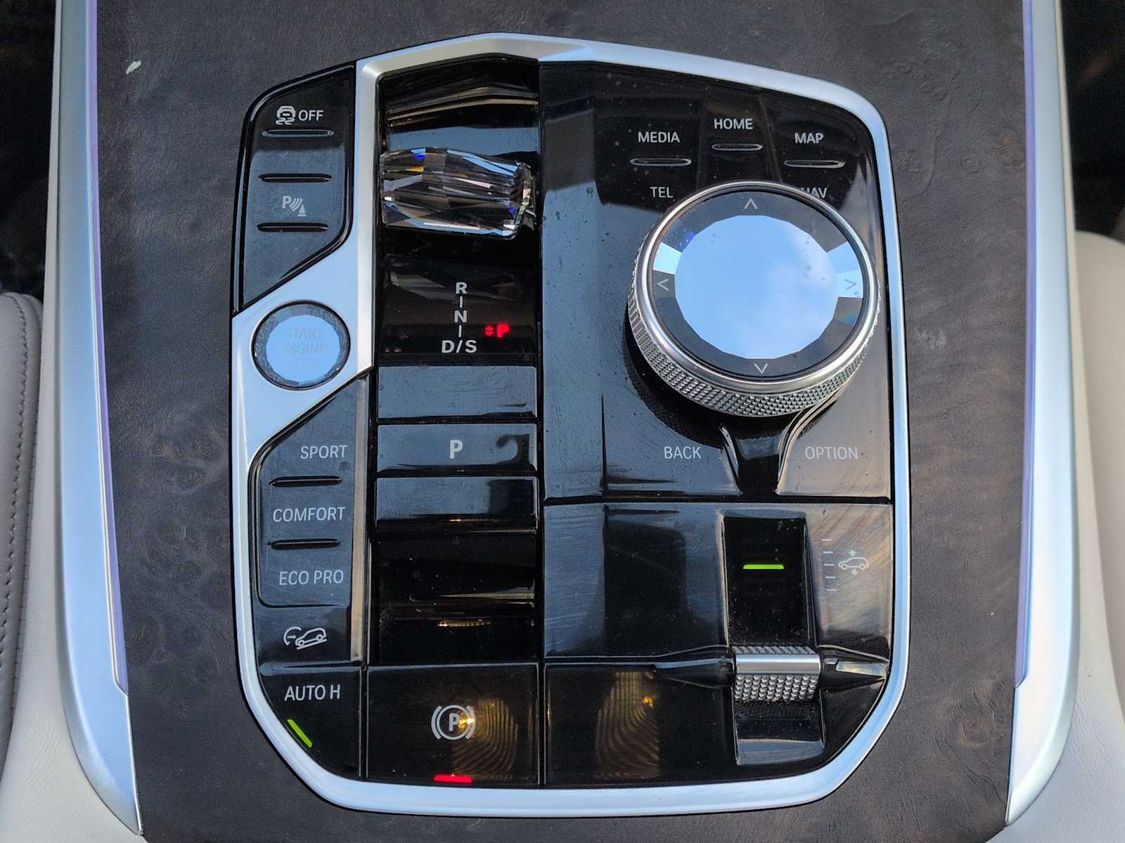 Thumbnail: 2023 BMW X7 - 35