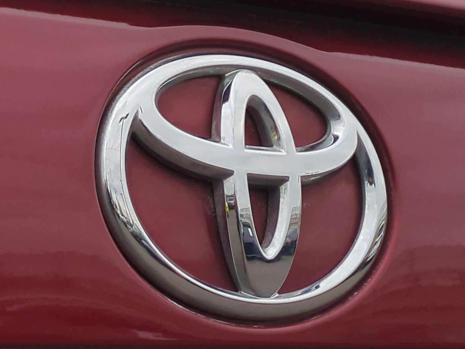 Thumbnail: 2022 Toyota RAV4 - 12