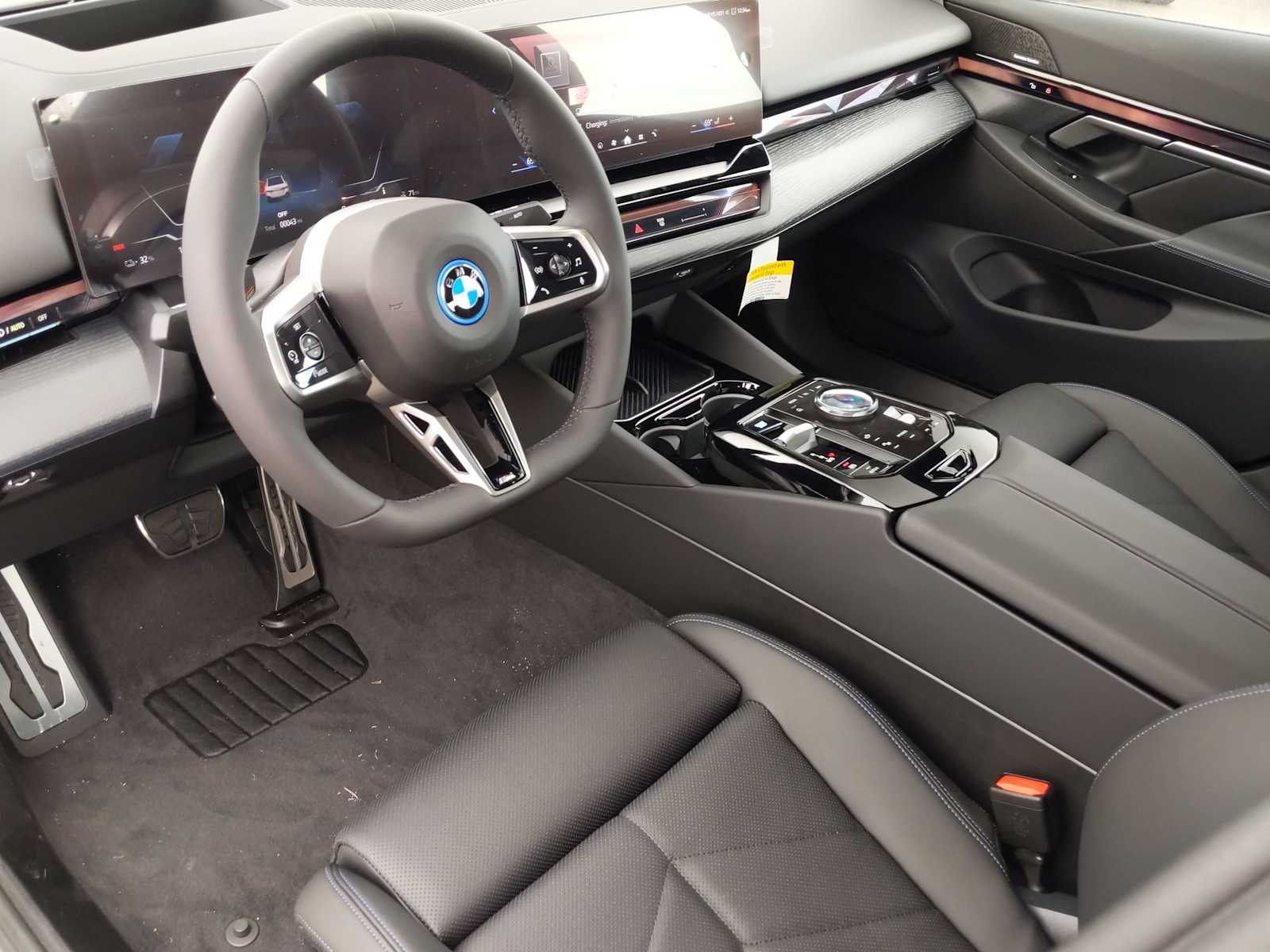 Thumbnail: 2025 BMW i5 - 10