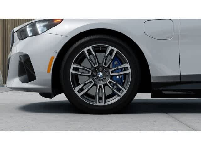 Thumbnail: 2026 BMW 5 Series - 7