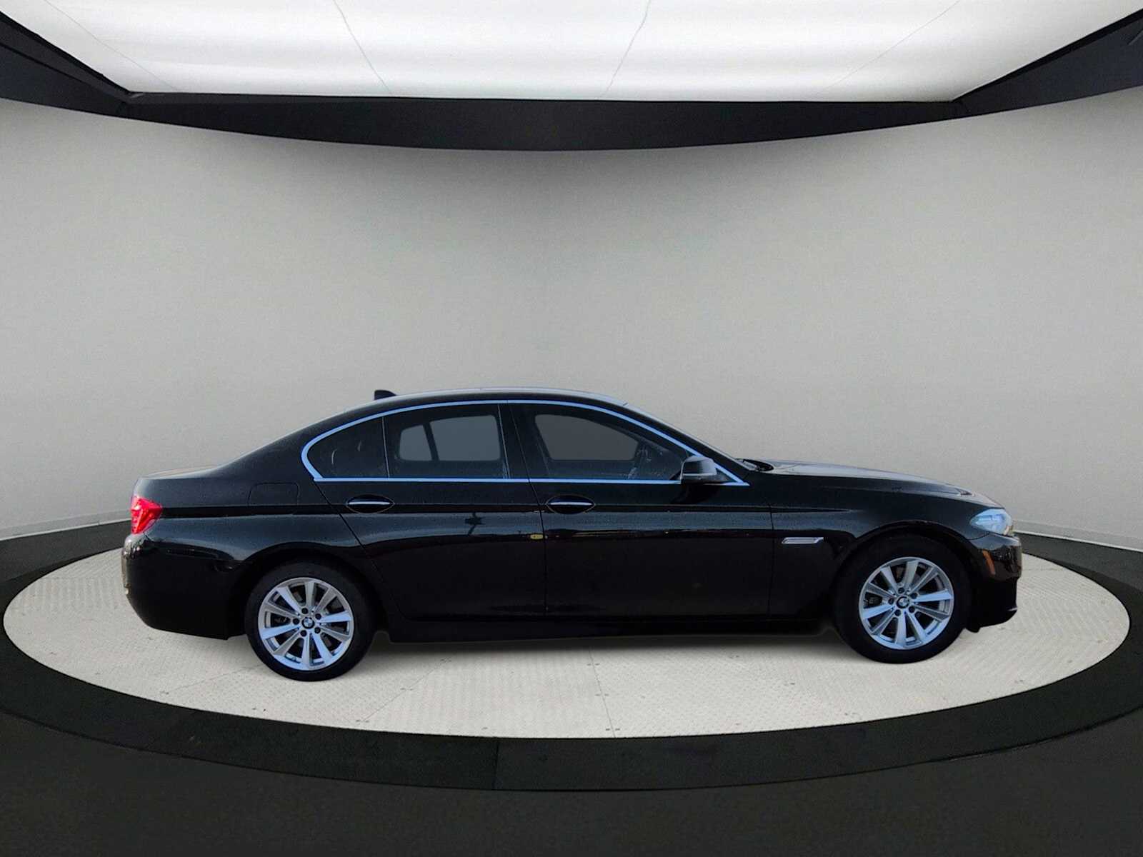 Thumbnail: 2014 BMW 5 Series - 9