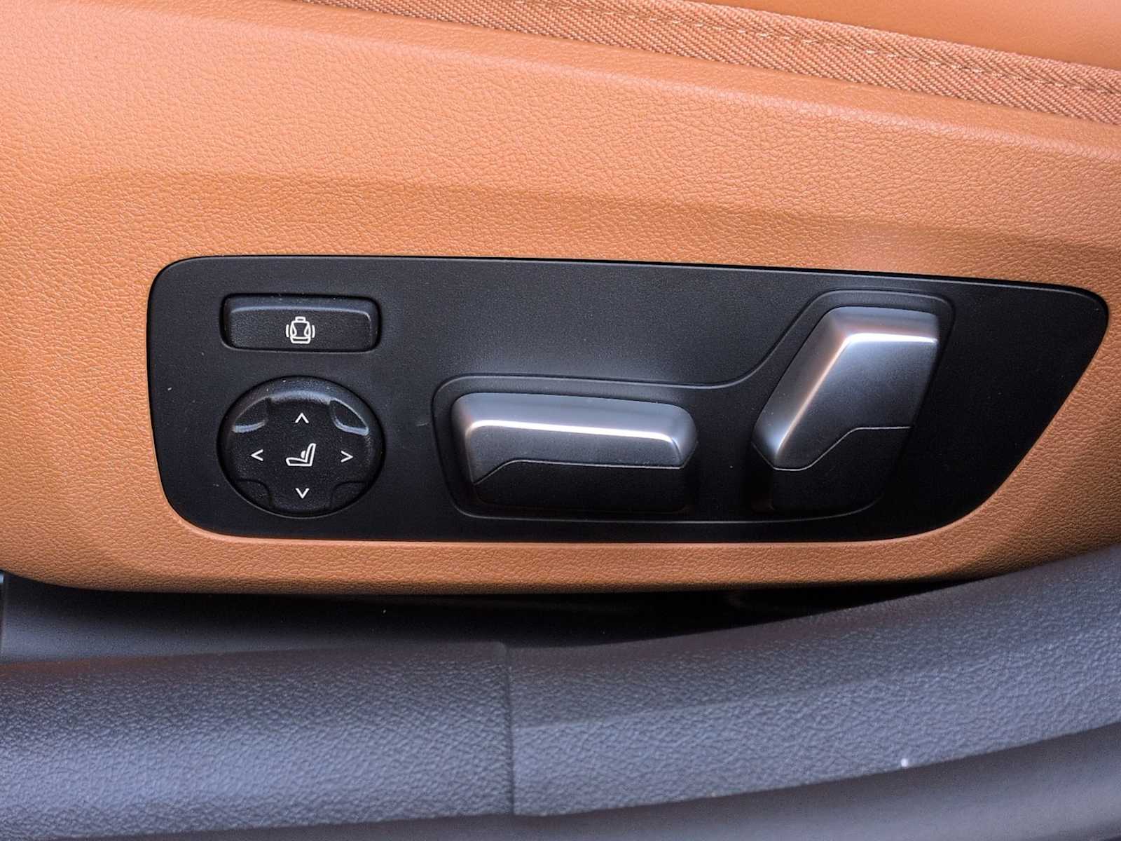 Thumbnail: 2026 BMW 8 Series - 19