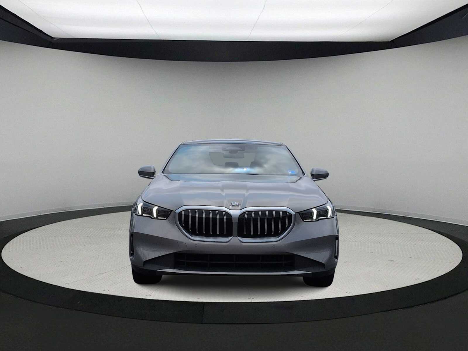 Thumbnail: 2024 BMW 5 Series - 3