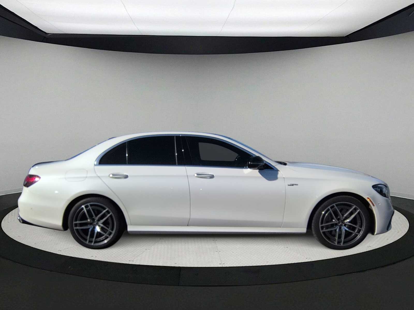 Thumbnail: 2022 Mercedes-Benz E-Class - 9
