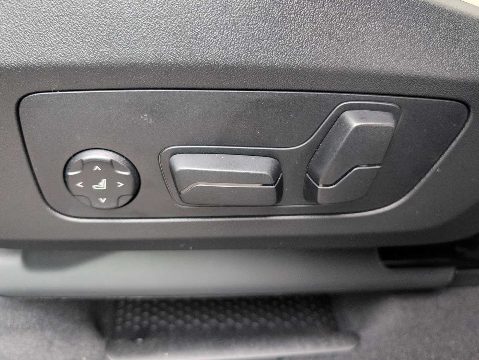 Thumbnail: 2026 BMW X1 - 17