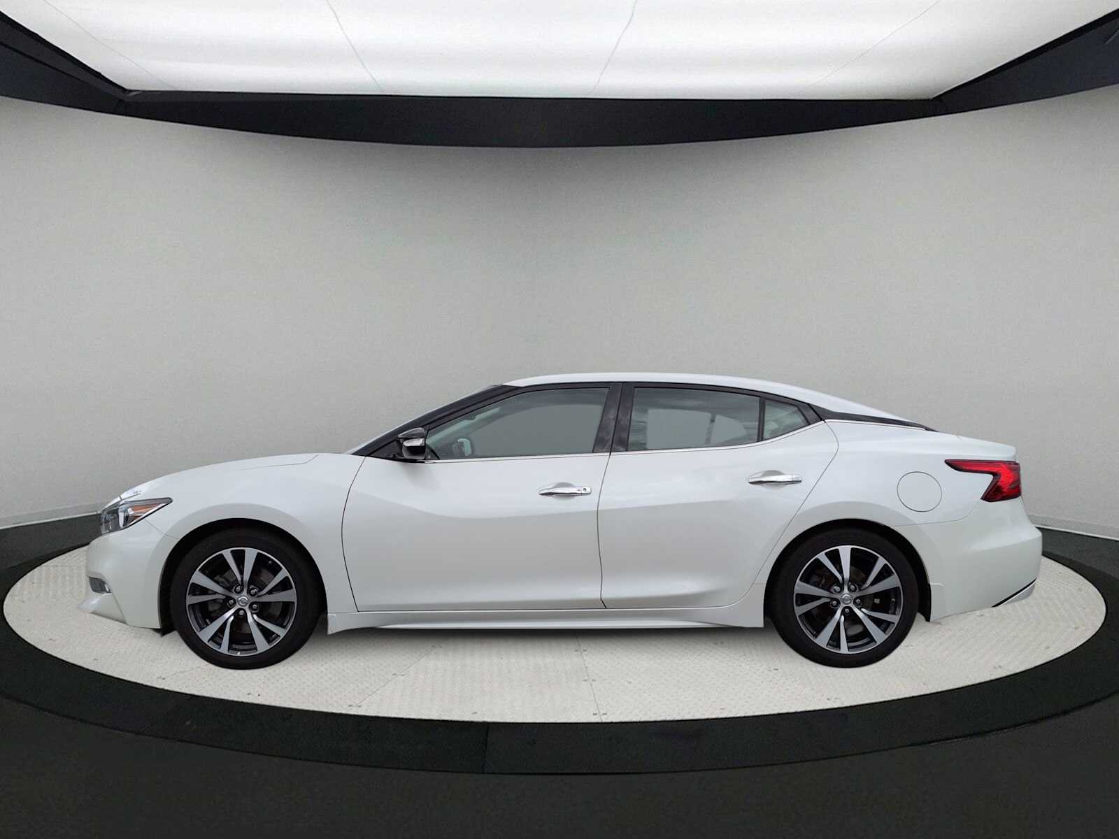 Thumbnail: 2017 Nissan Maxima - 5